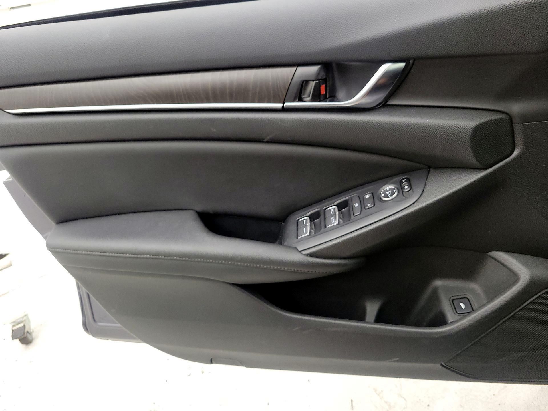 Thumbnail: 2019 Honda Accord - 12