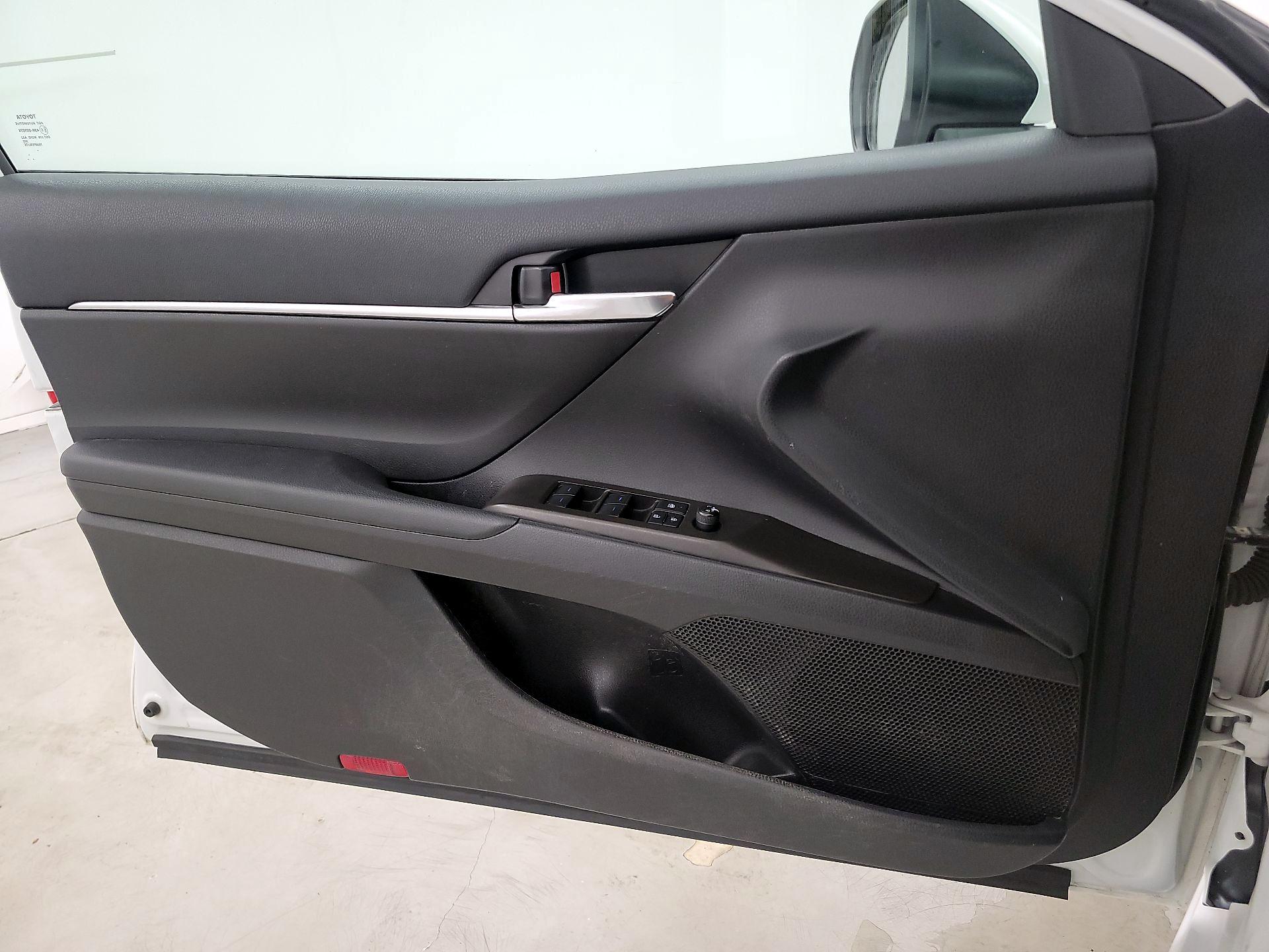 Thumbnail: 2023 Toyota Camry - 10