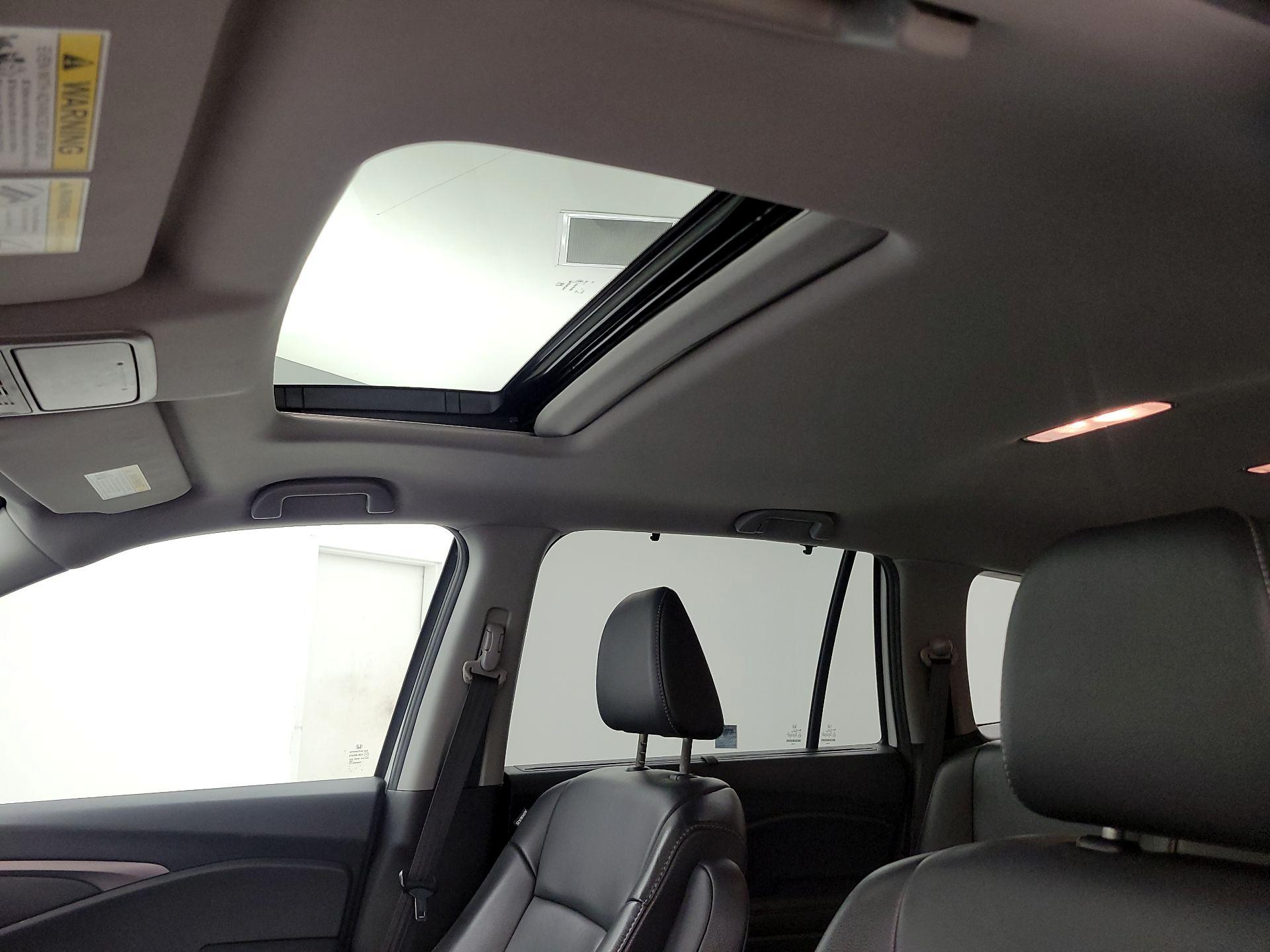 Thumbnail: 2020 Honda Pilot - 17
