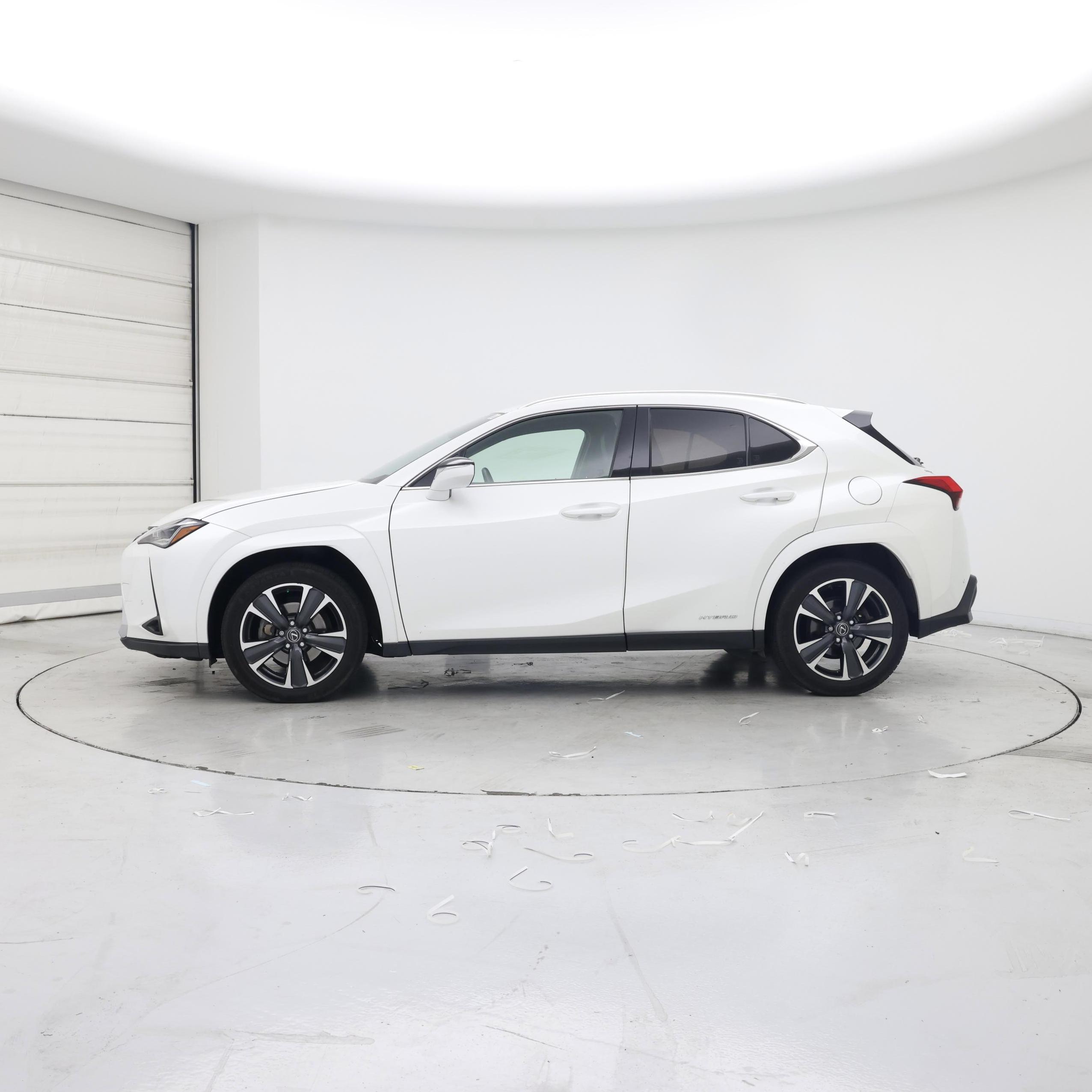 Thumbnail: 2022 Lexus UX - 3