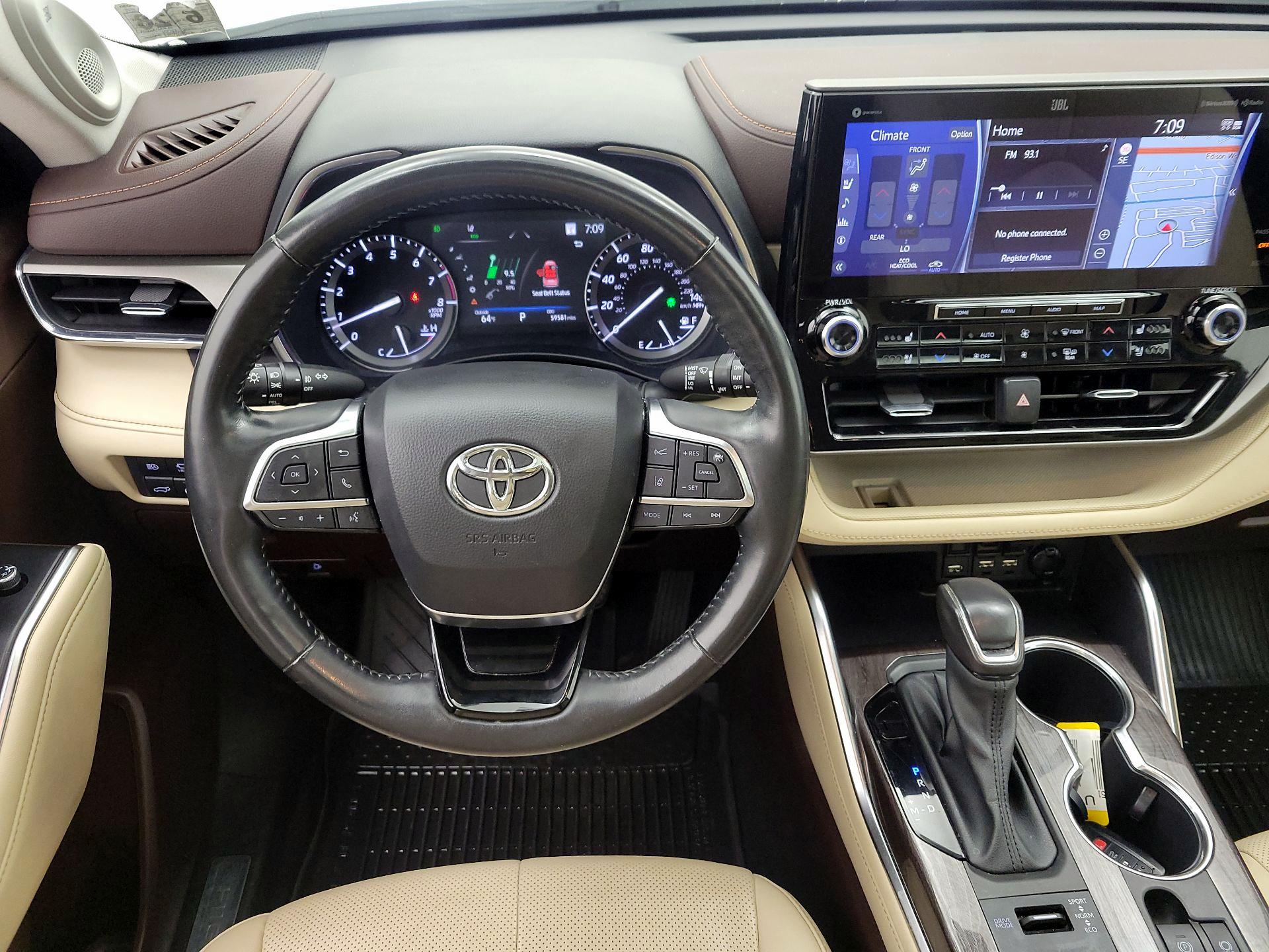 Thumbnail: 2021 Toyota Highlander - 10
