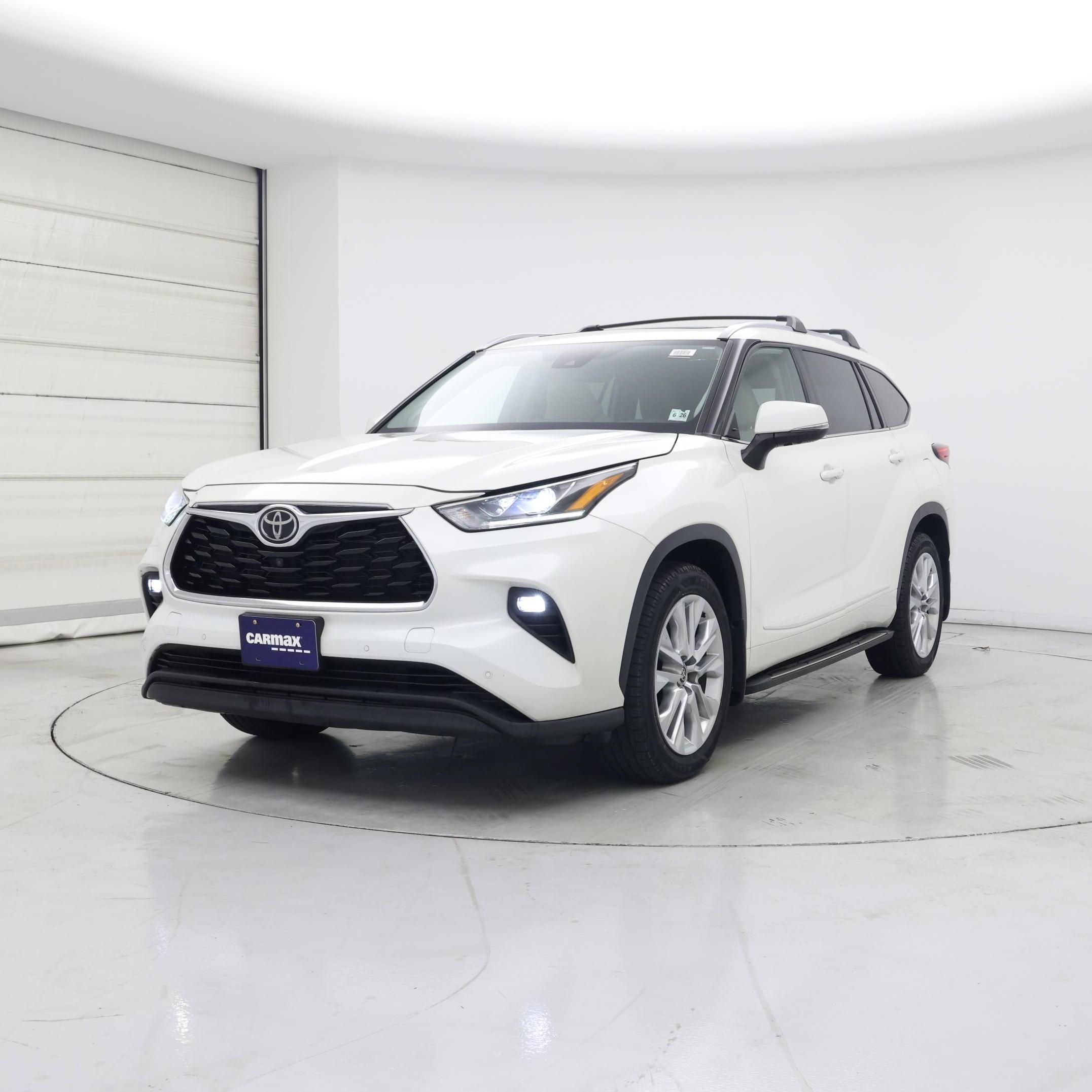 Thumbnail: 2021 Toyota Highlander - 4