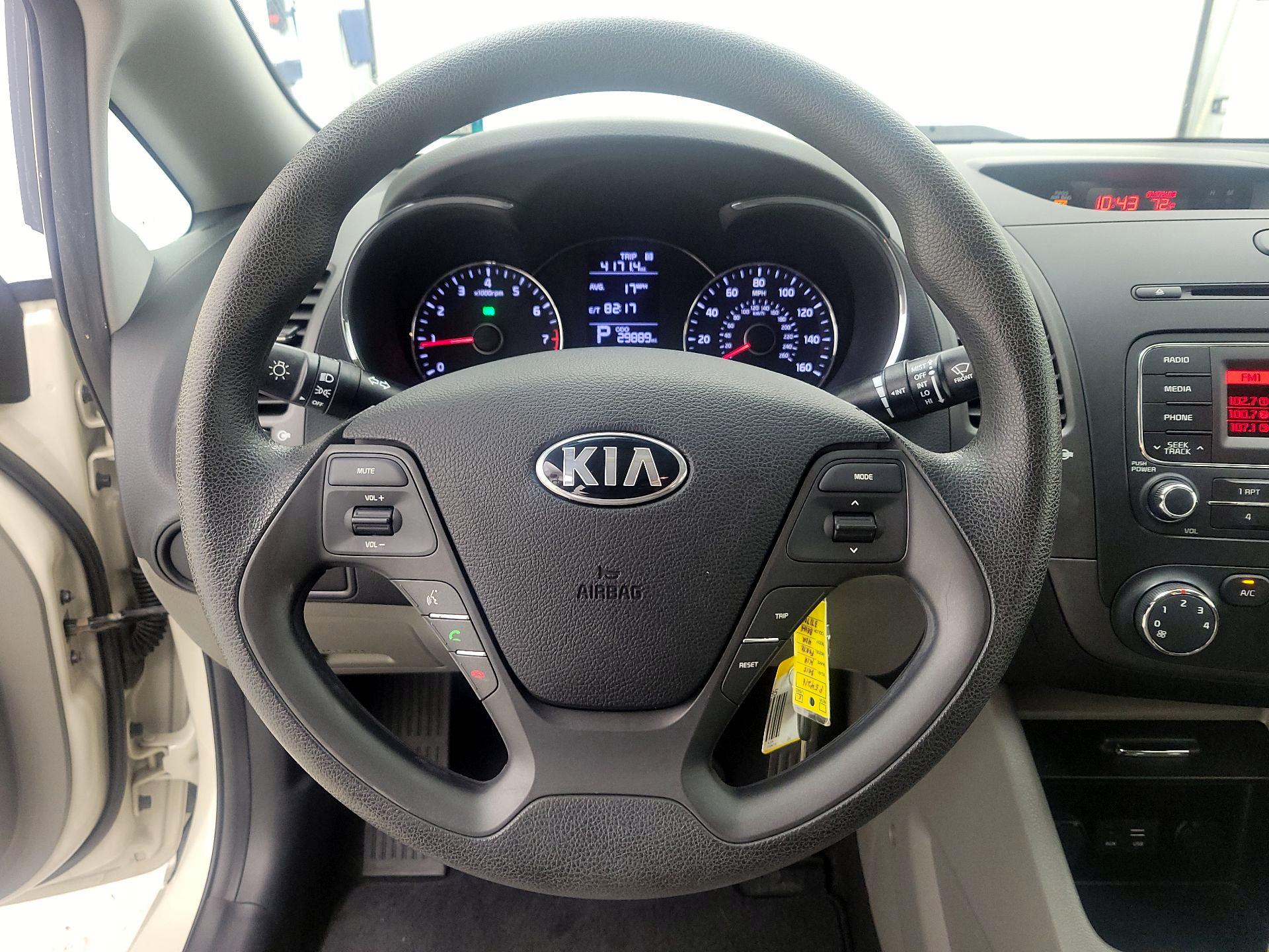 Thumbnail: 2015 Kia Forte - 10