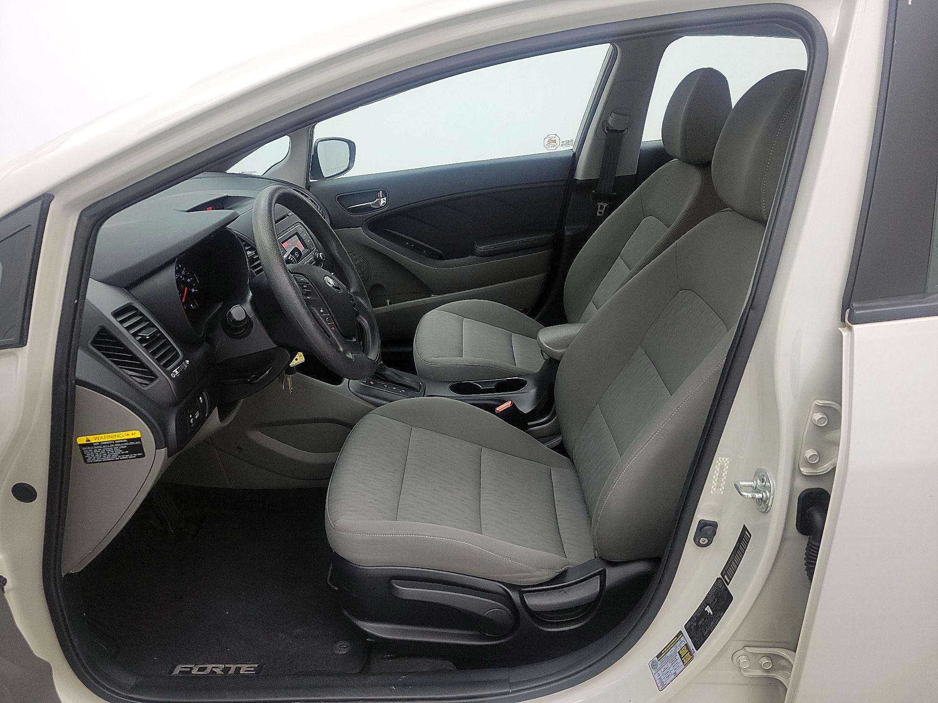 Thumbnail: 2015 Kia Forte - 11