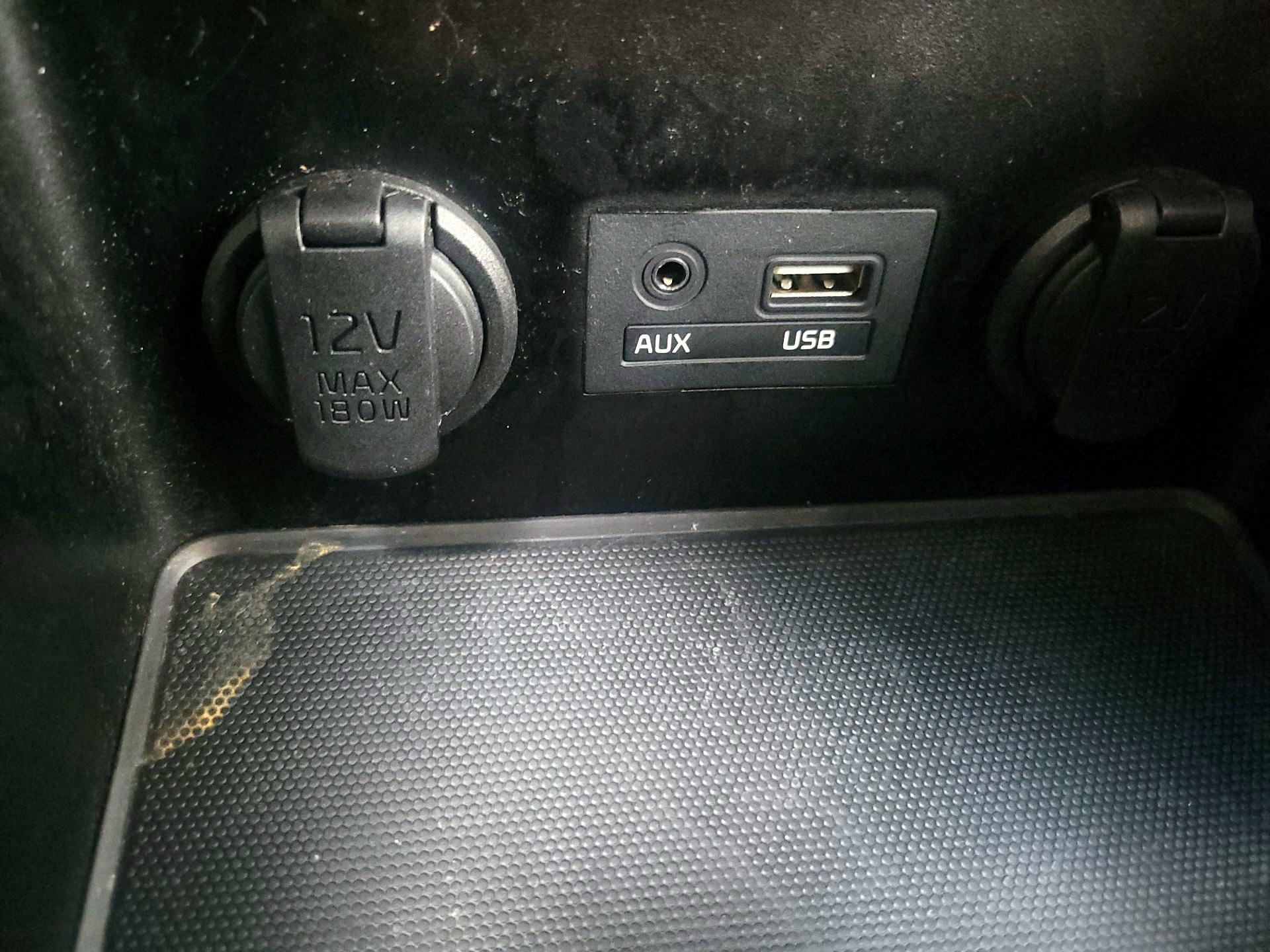 Thumbnail: 2015 Kia Forte - 17
