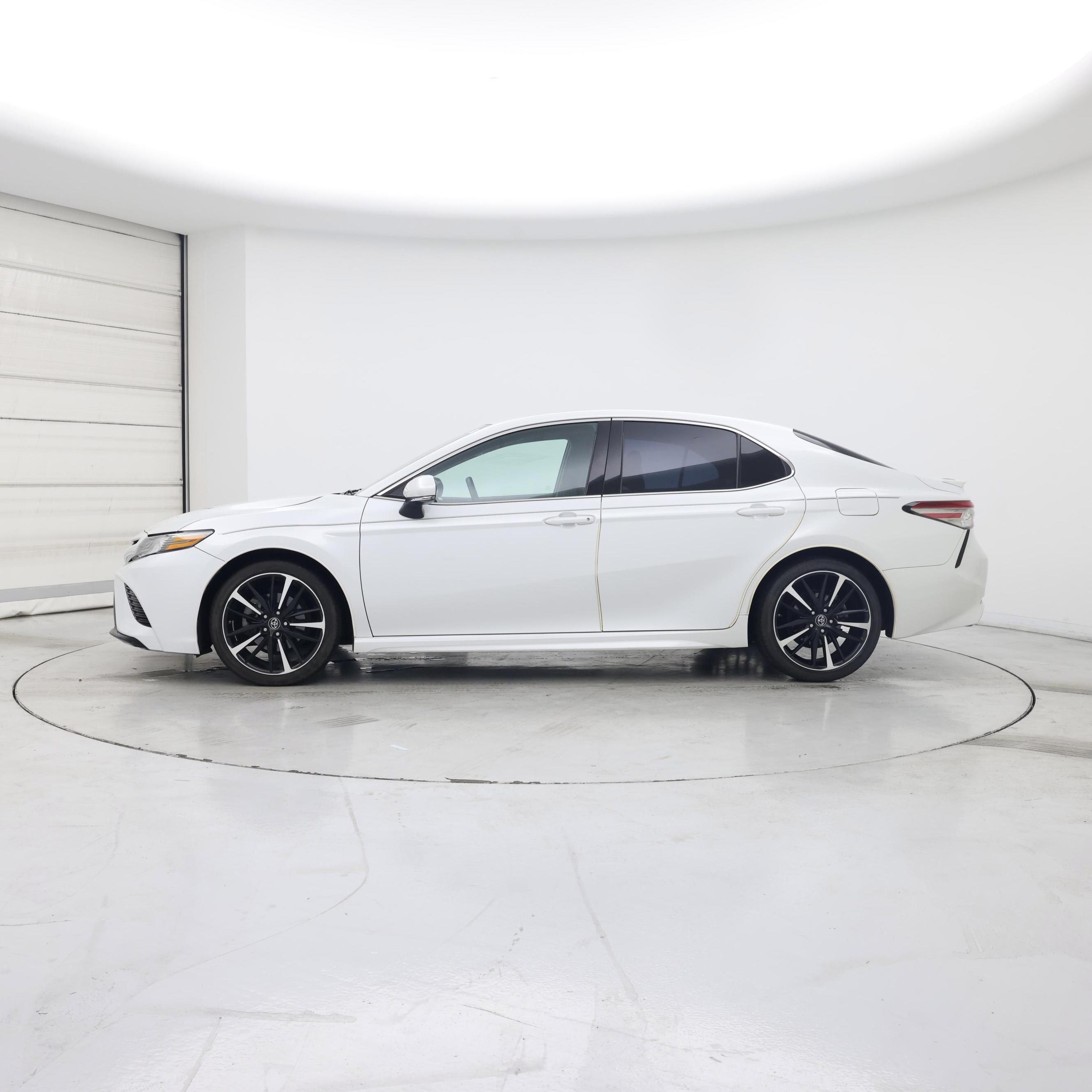 Thumbnail: 2018 Toyota Camry - 3