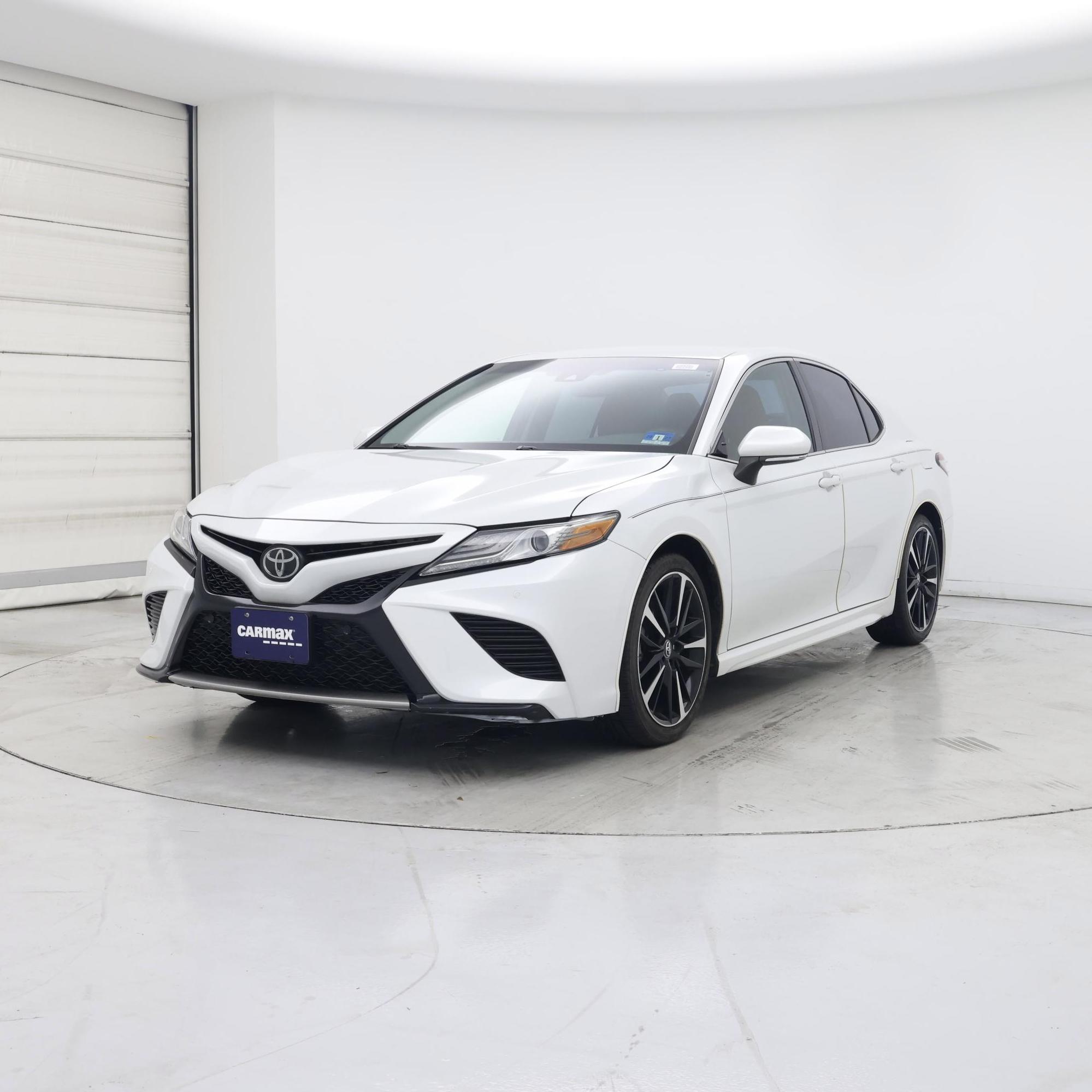 Thumbnail: 2018 Toyota Camry - 4