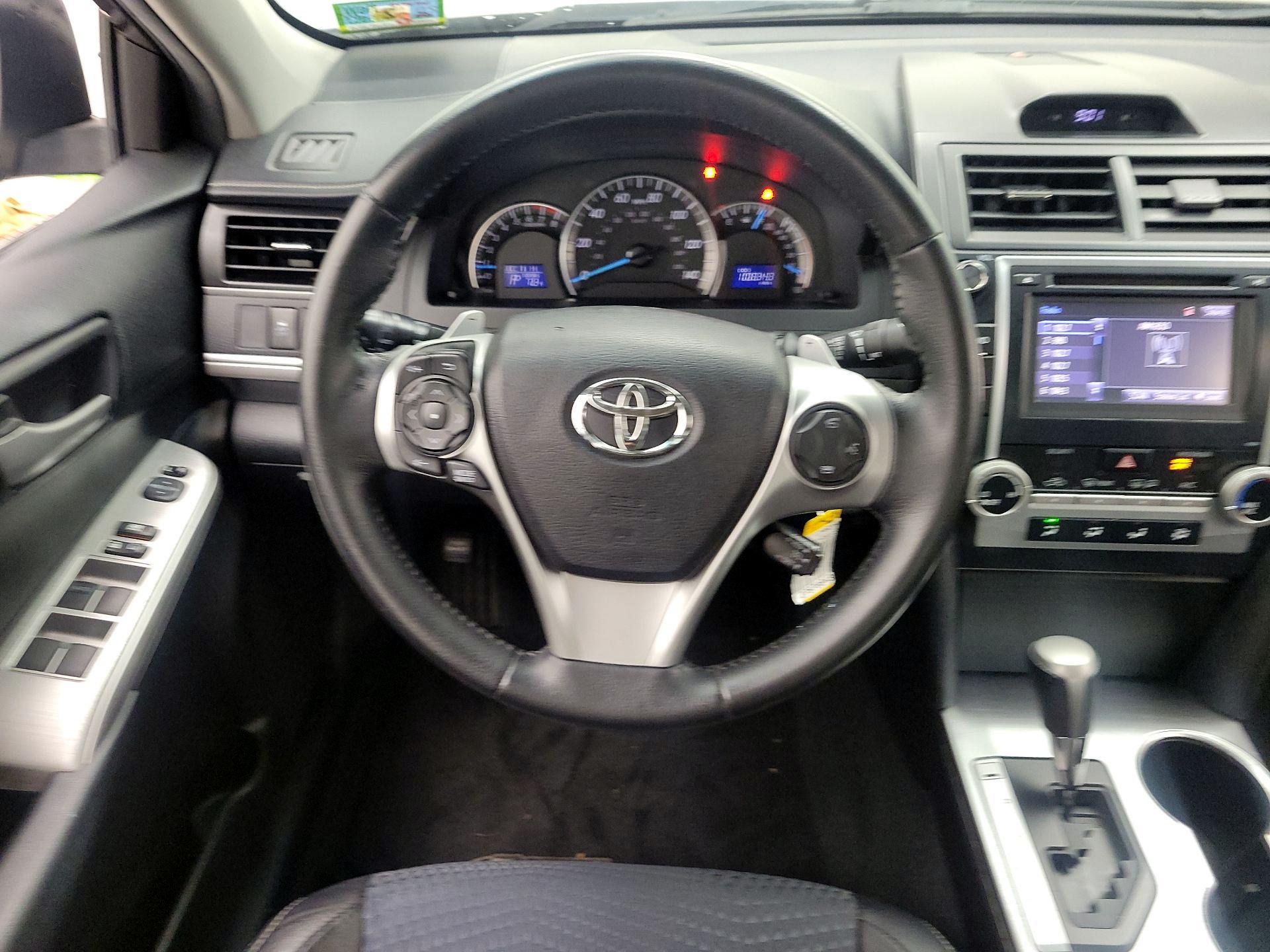 Thumbnail: 2014 Toyota Camry - 10