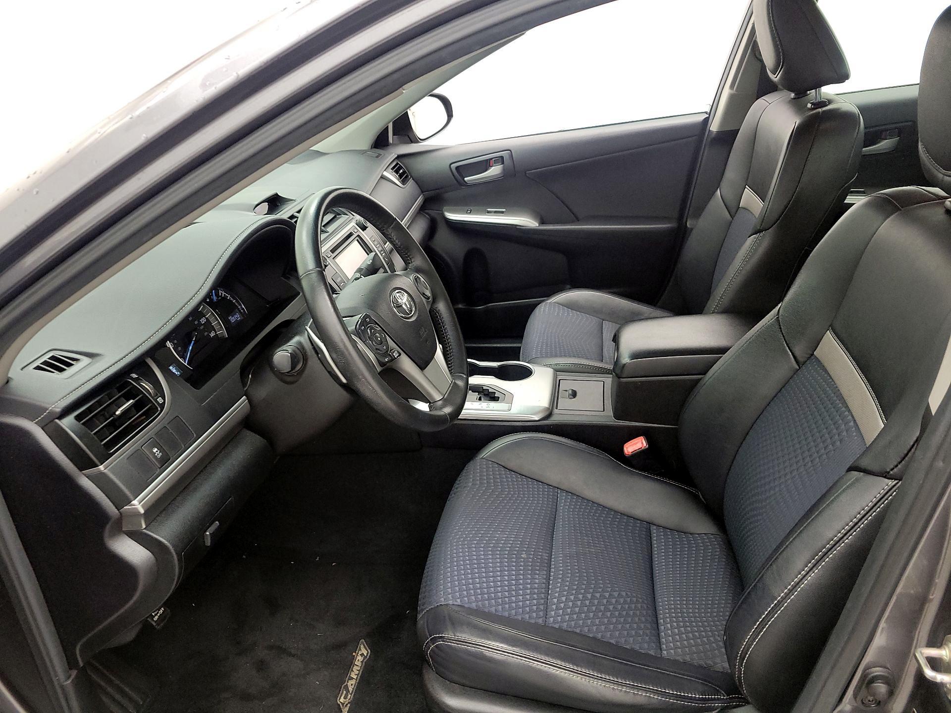 Thumbnail: 2014 Toyota Camry - 11