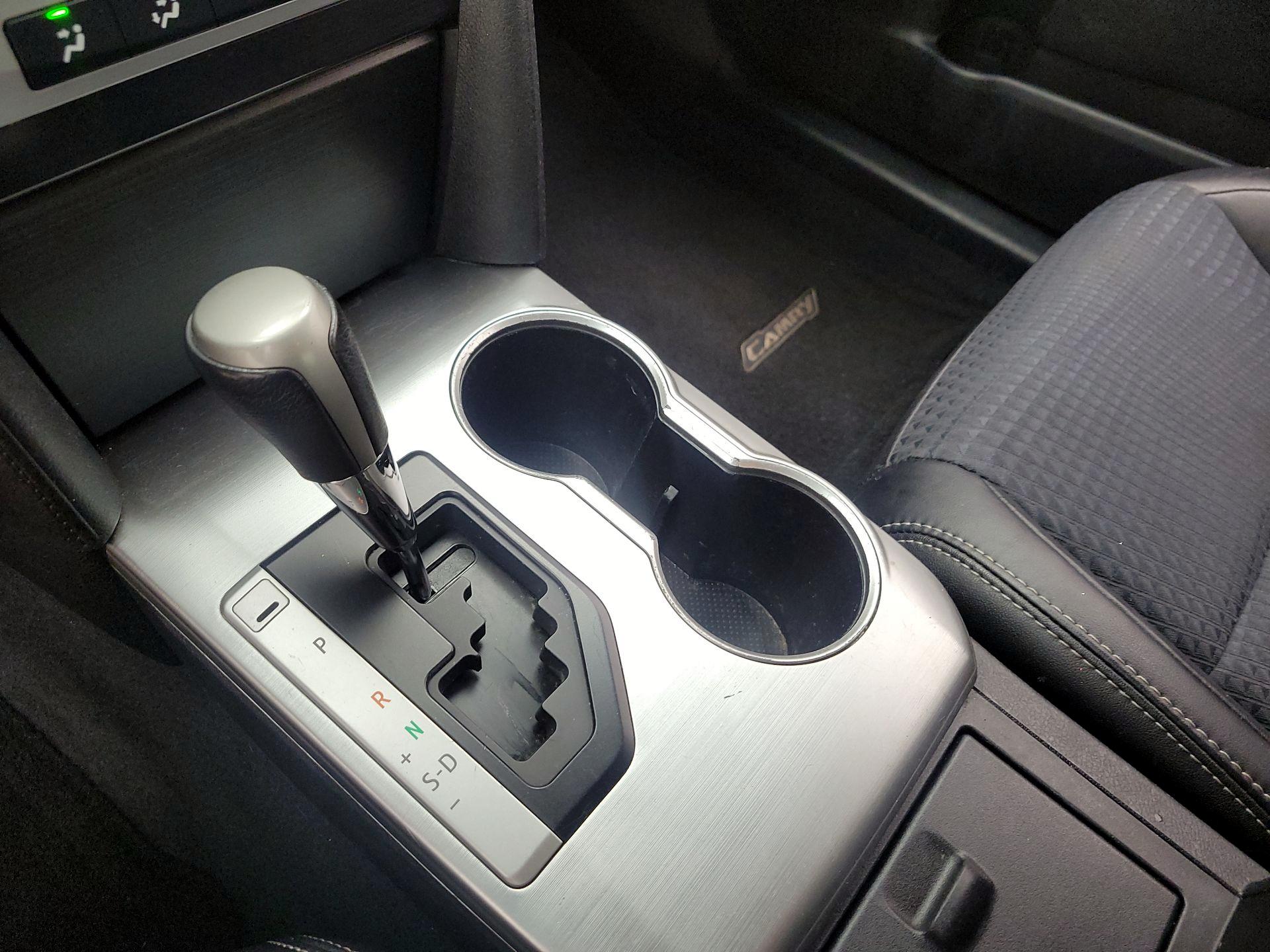 Thumbnail: 2014 Toyota Camry - 17