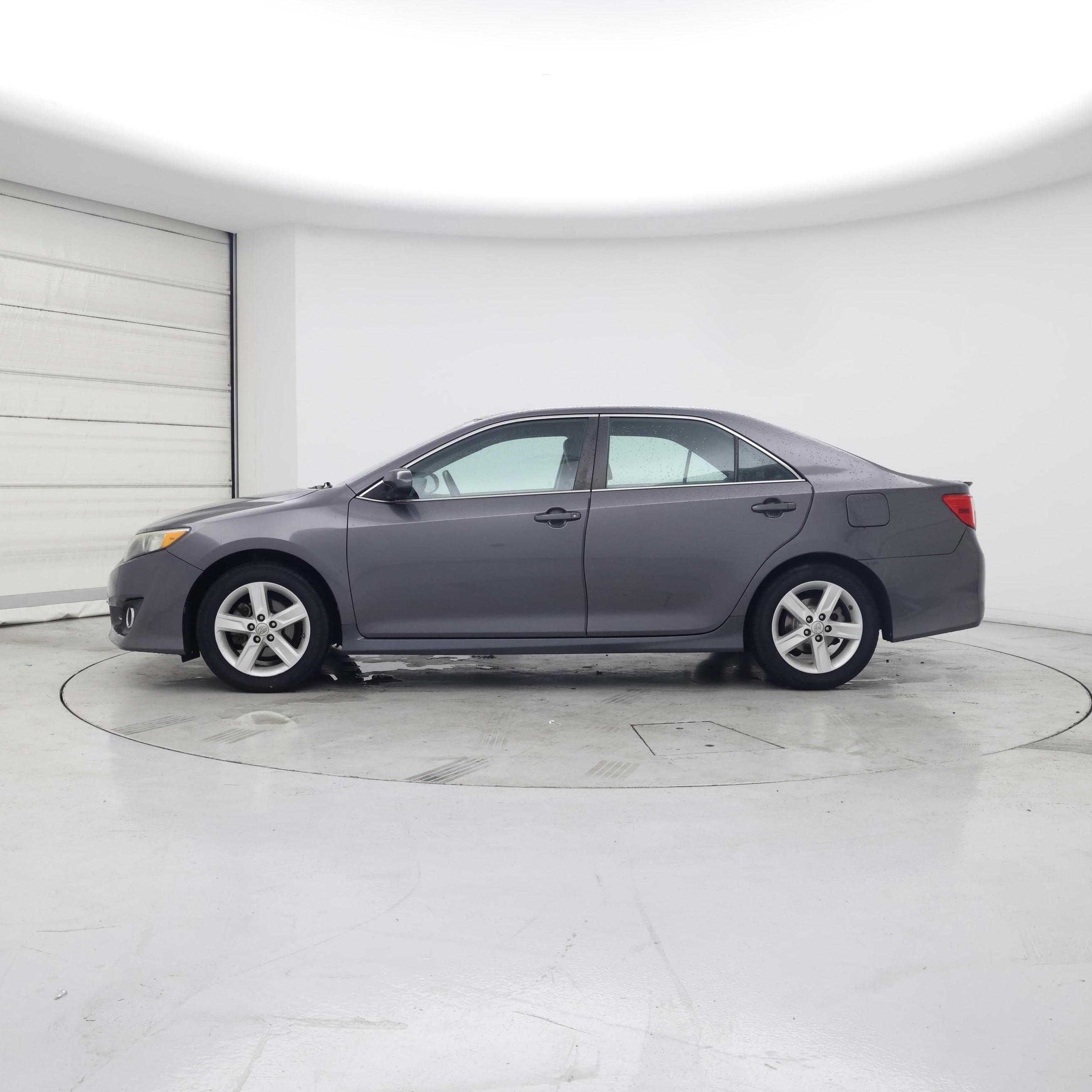 Thumbnail: 2014 Toyota Camry - 3