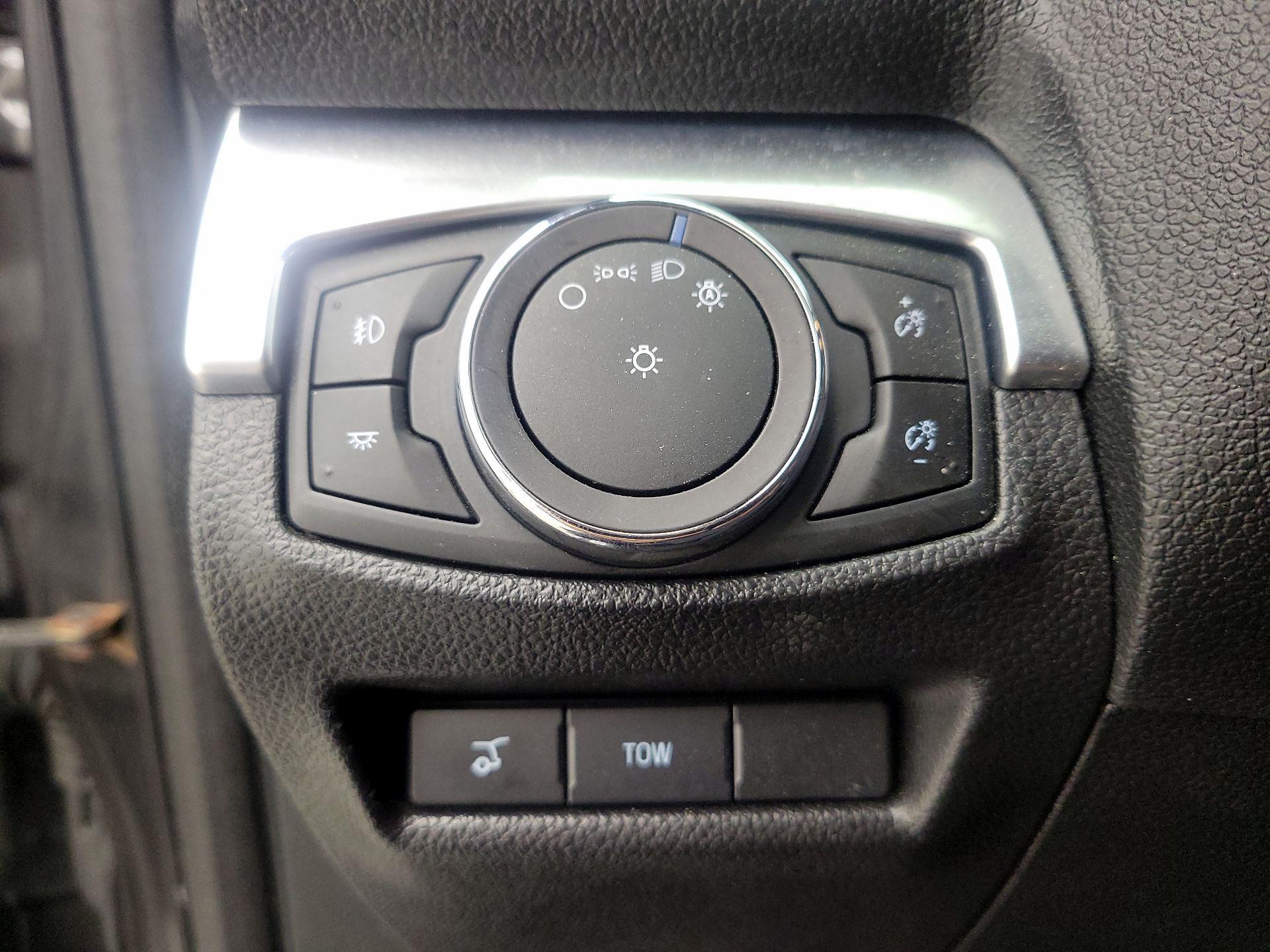 Thumbnail: 2017 Ford Explorer - 13