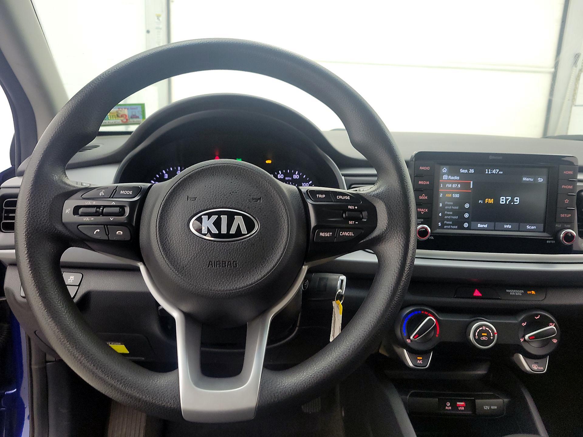 Thumbnail: 2020 Kia Rio - 10