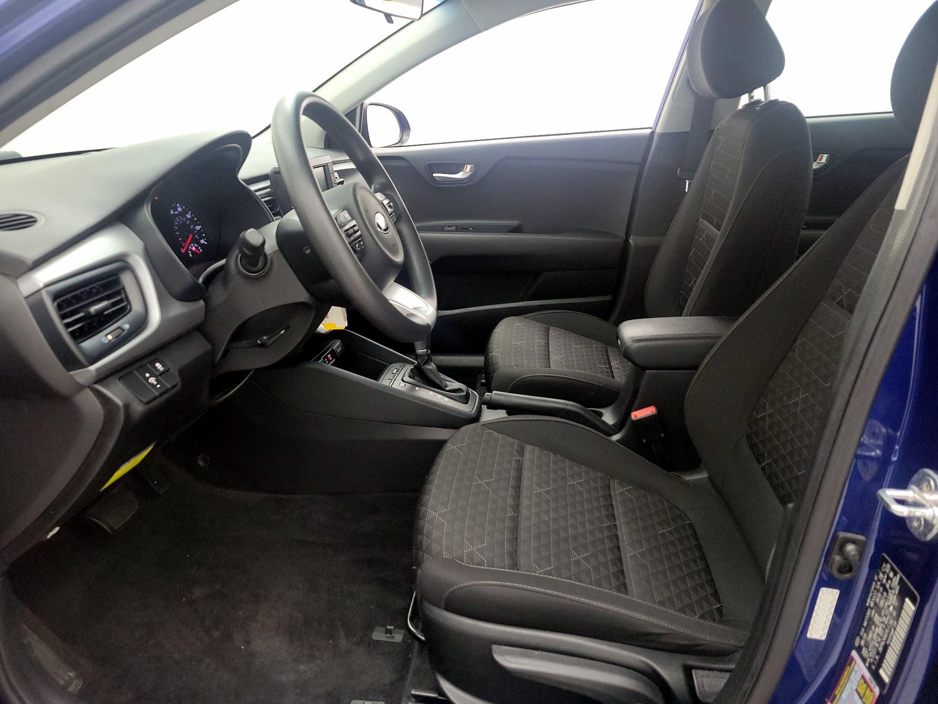 Thumbnail: 2020 Kia Rio - 11