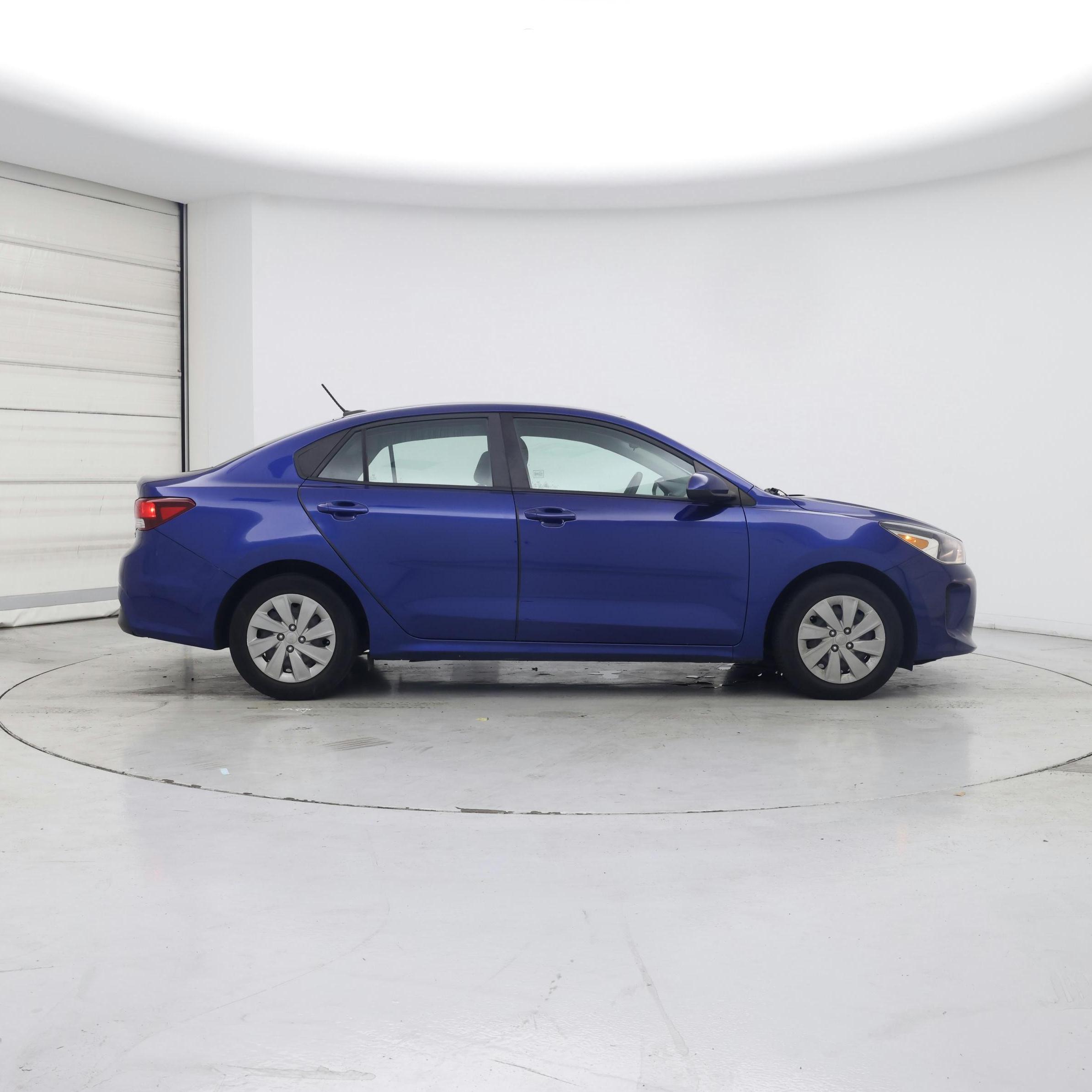 Thumbnail: 2020 Kia Rio - 7