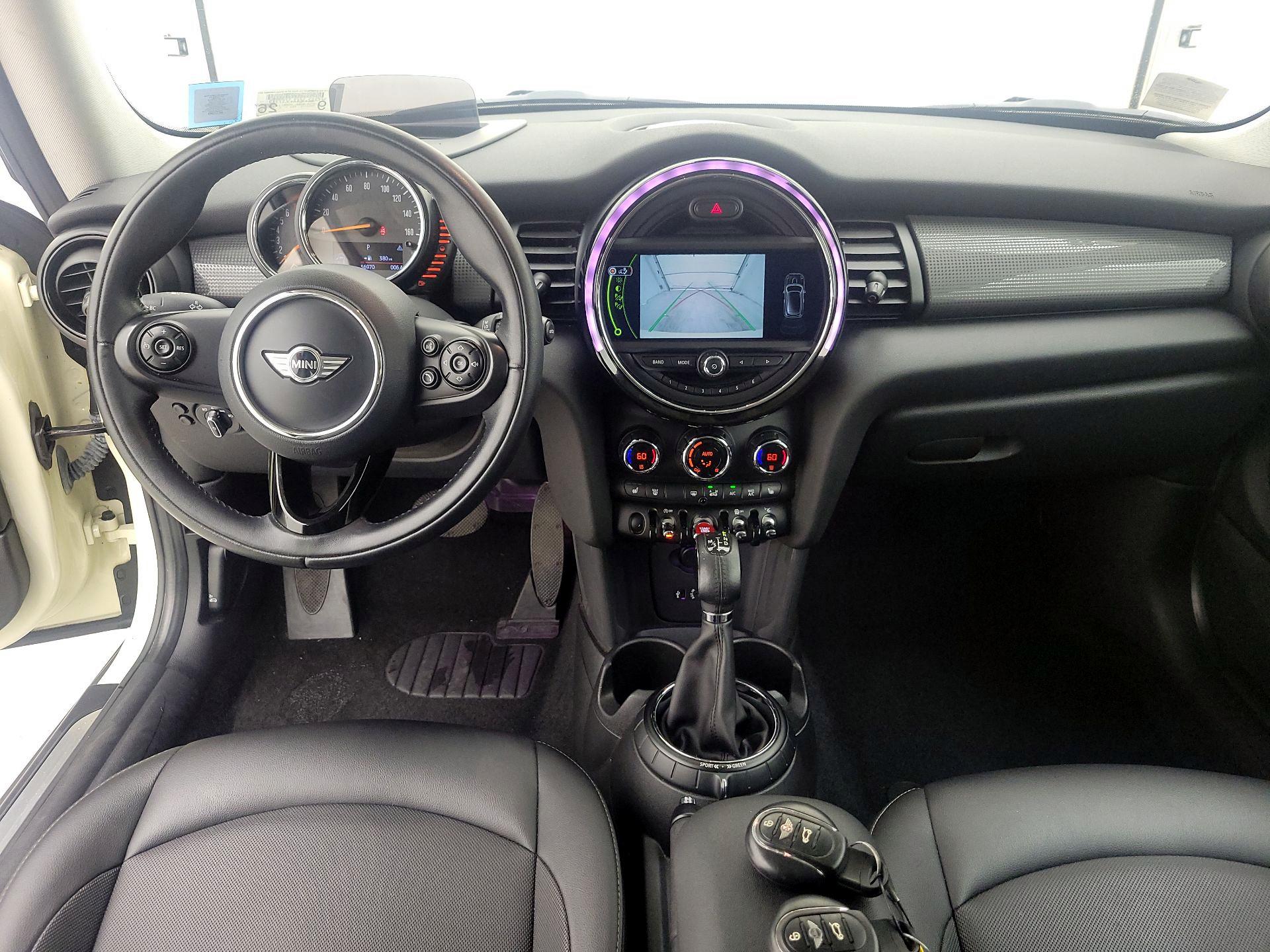 Thumbnail: 2015 MINI Cooper Hardtop - 9