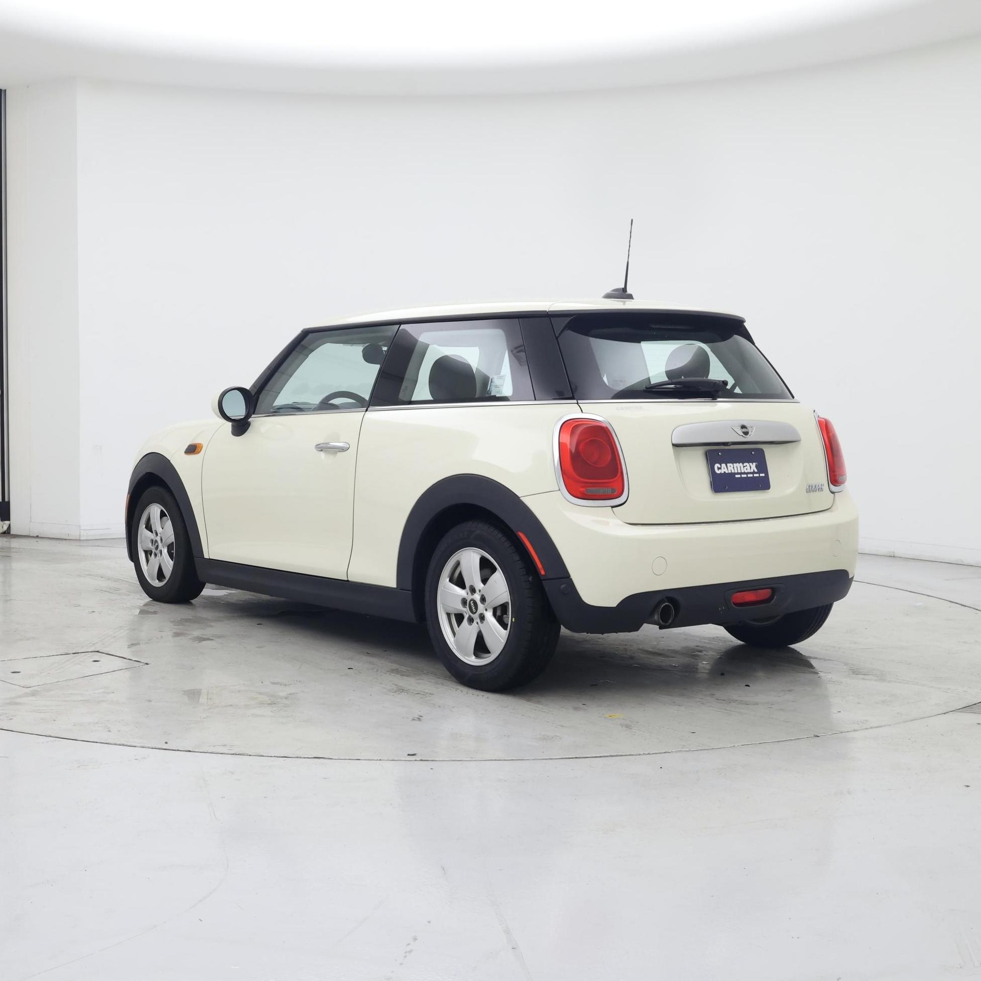 Thumbnail: 2015 MINI Cooper Hardtop - 2