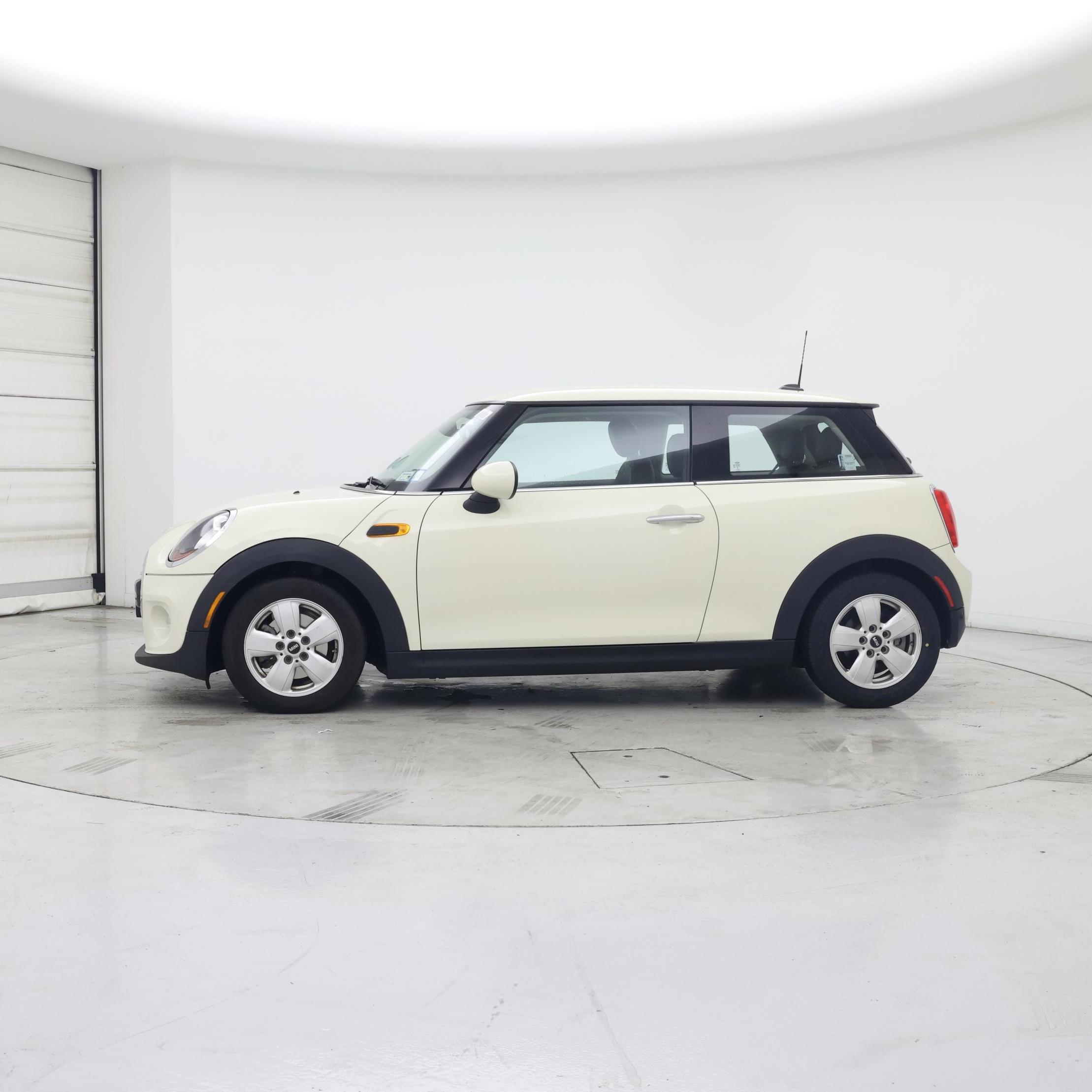 Thumbnail: 2015 MINI Cooper Hardtop - 3