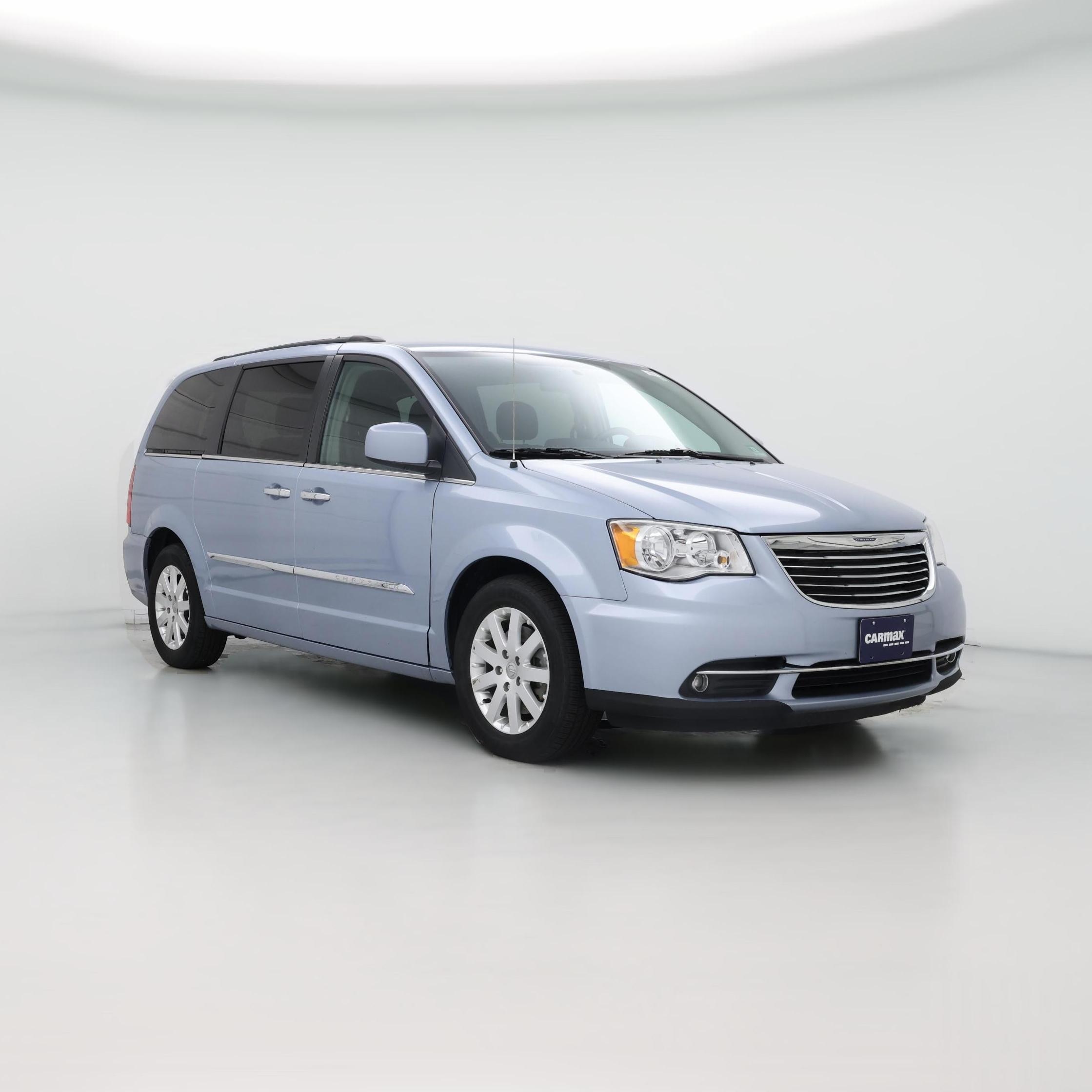 Thumbnail: 2016 Chrysler Town & Country - 1