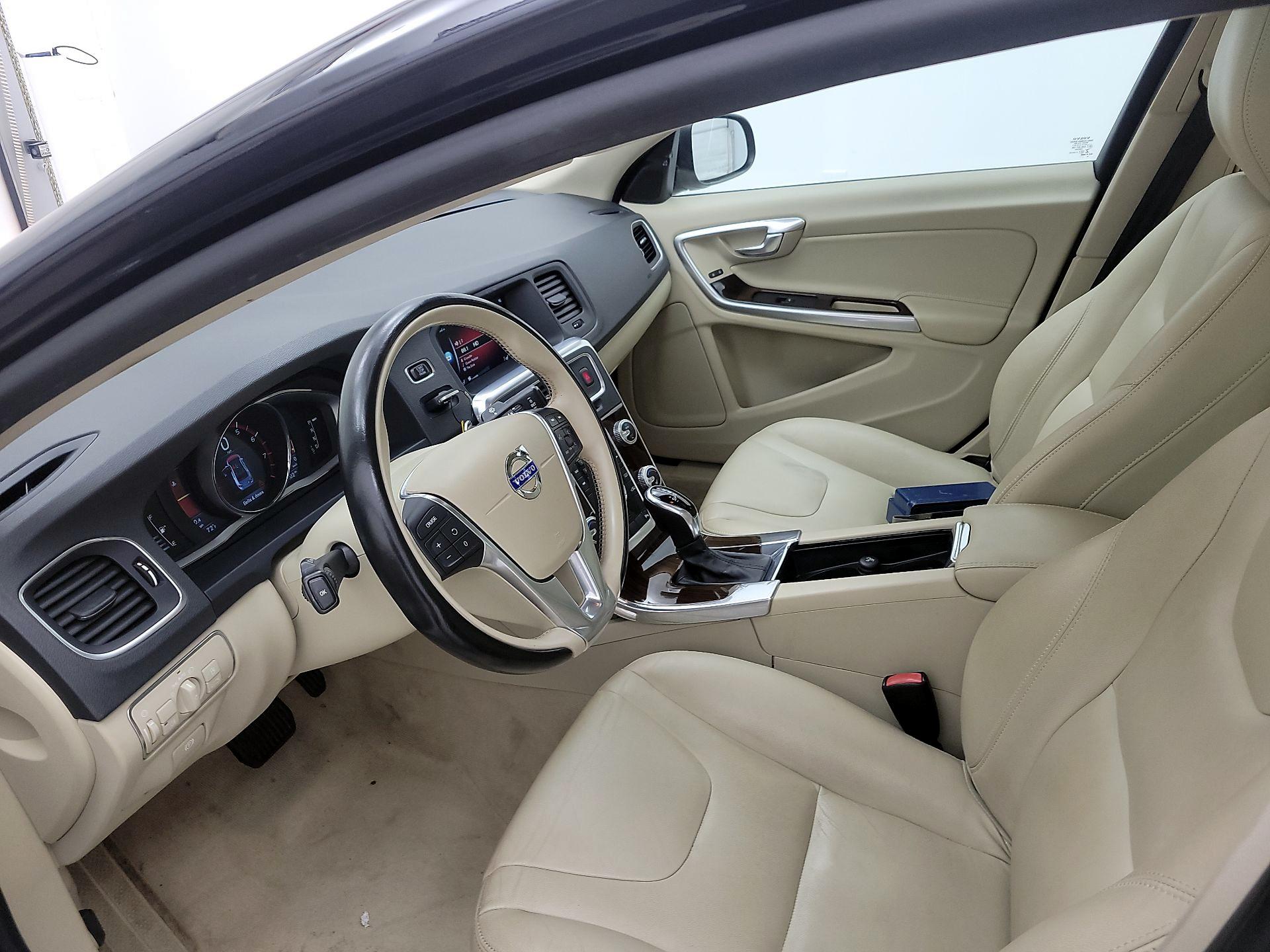 Thumbnail: 2015 Volvo S60 - 11