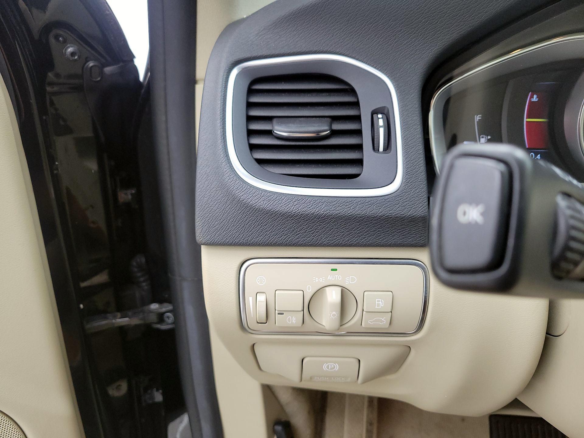 Thumbnail: 2015 Volvo S60 - 13