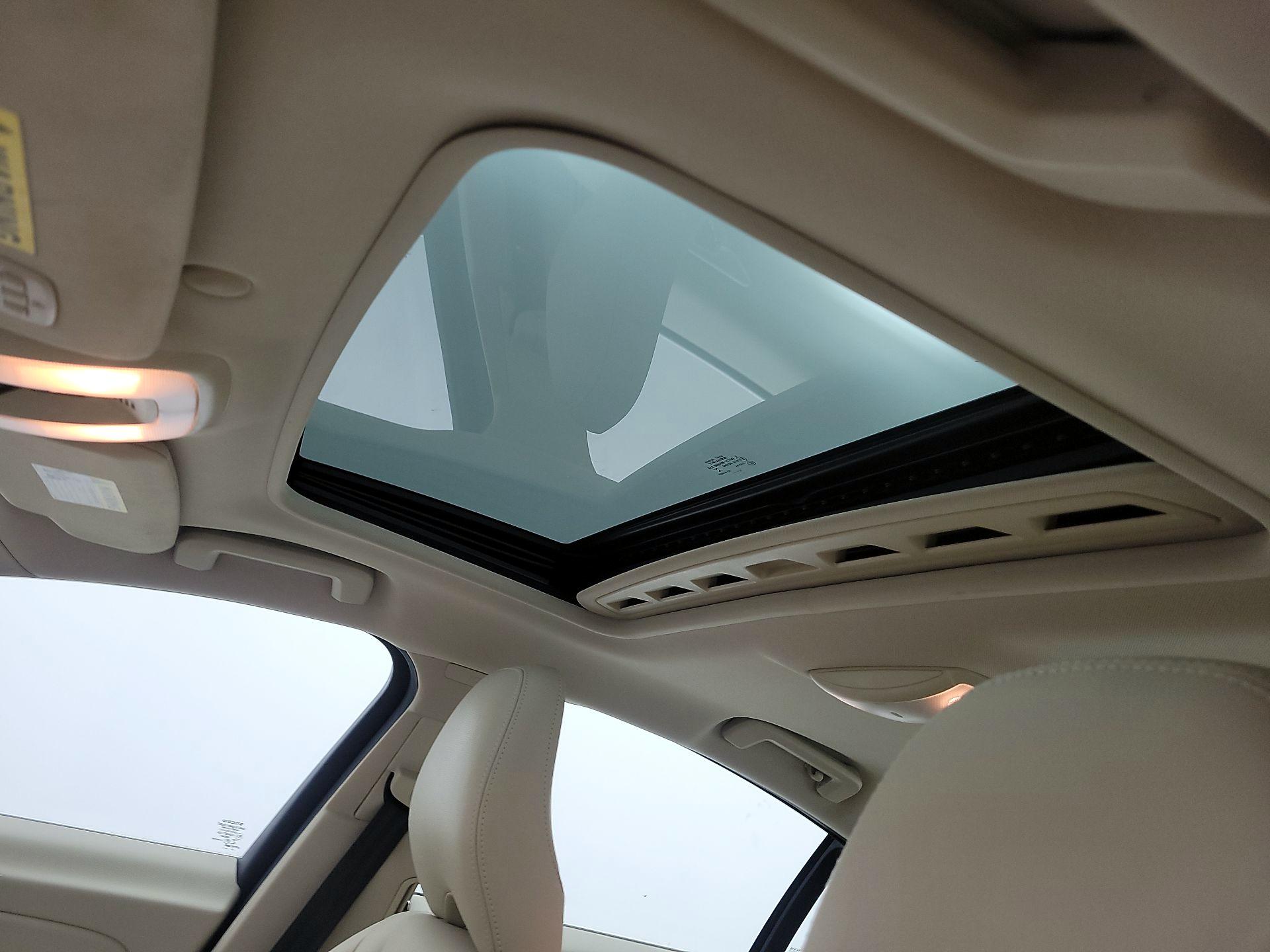 Thumbnail: 2015 Volvo S60 - 18
