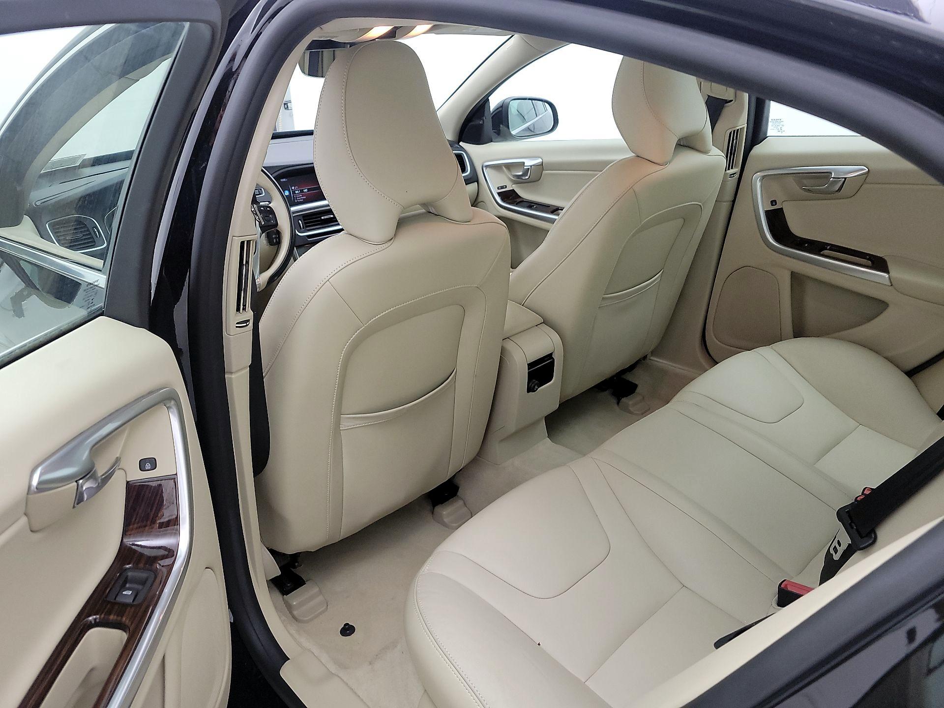 Thumbnail: 2015 Volvo S60 - 19