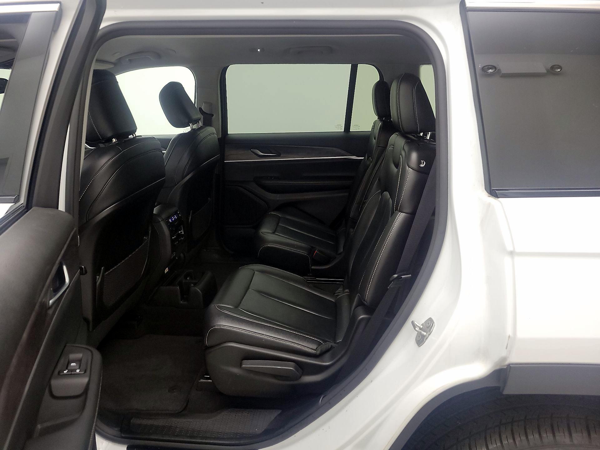 Thumbnail: 2023 Jeep Grand Cherokee L - 20