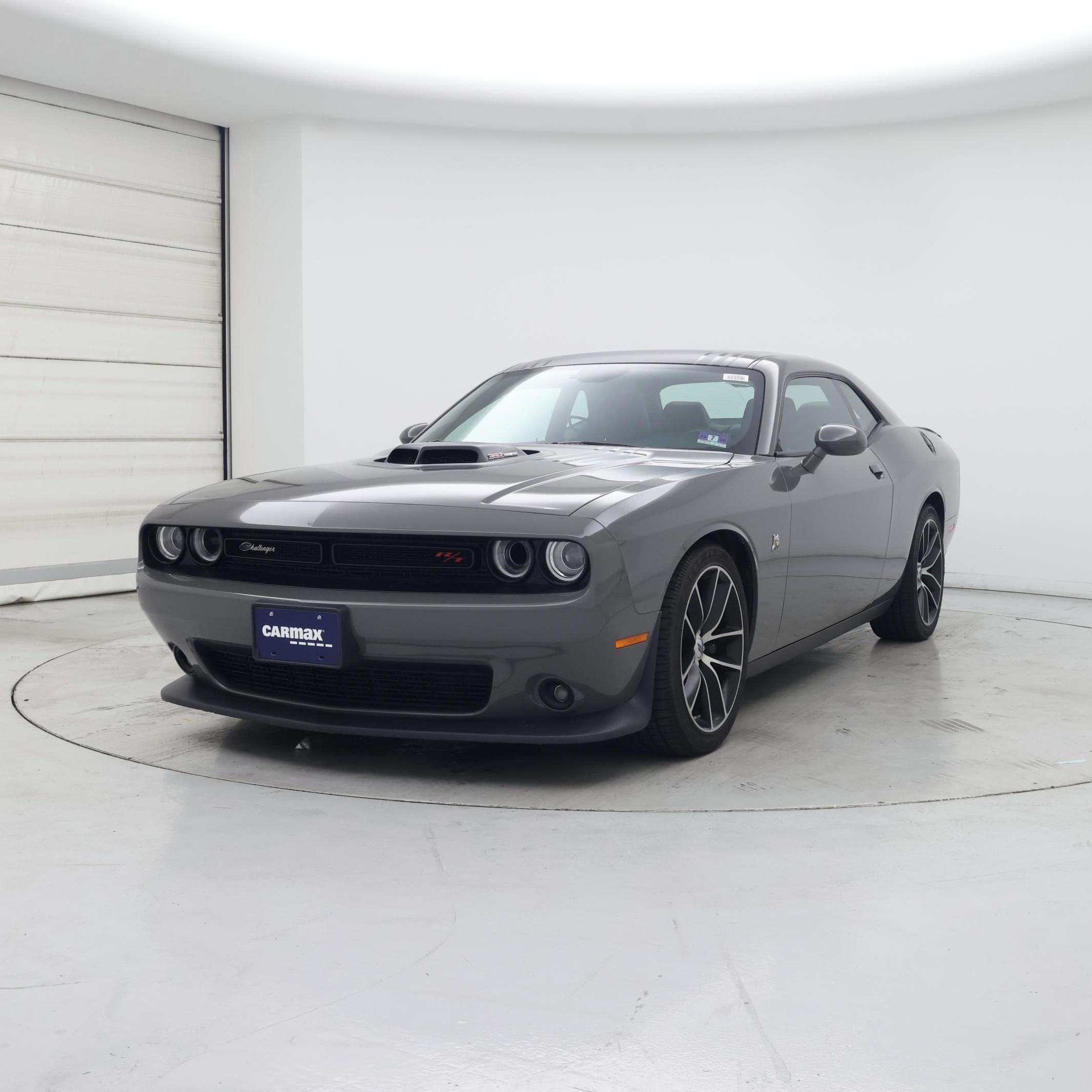 Thumbnail: 2017 Dodge Challenger - 4