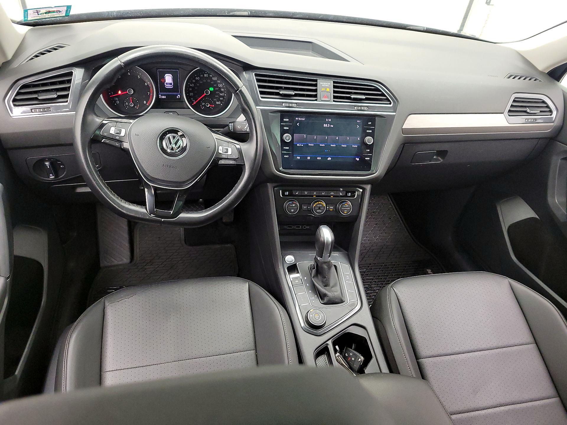 Thumbnail: 2019 Volkswagen Tiguan - 9