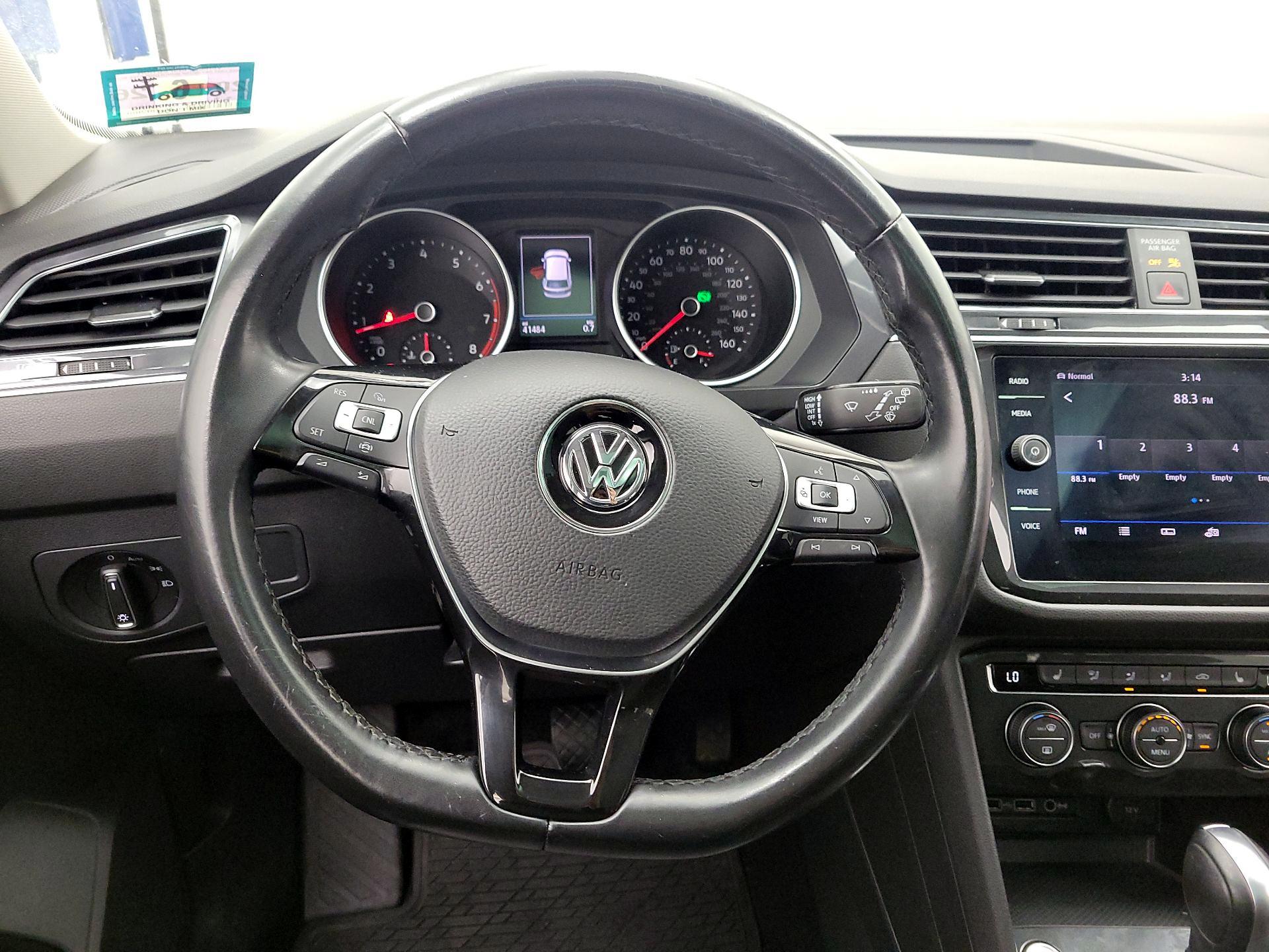 Thumbnail: 2019 Volkswagen Tiguan - 10