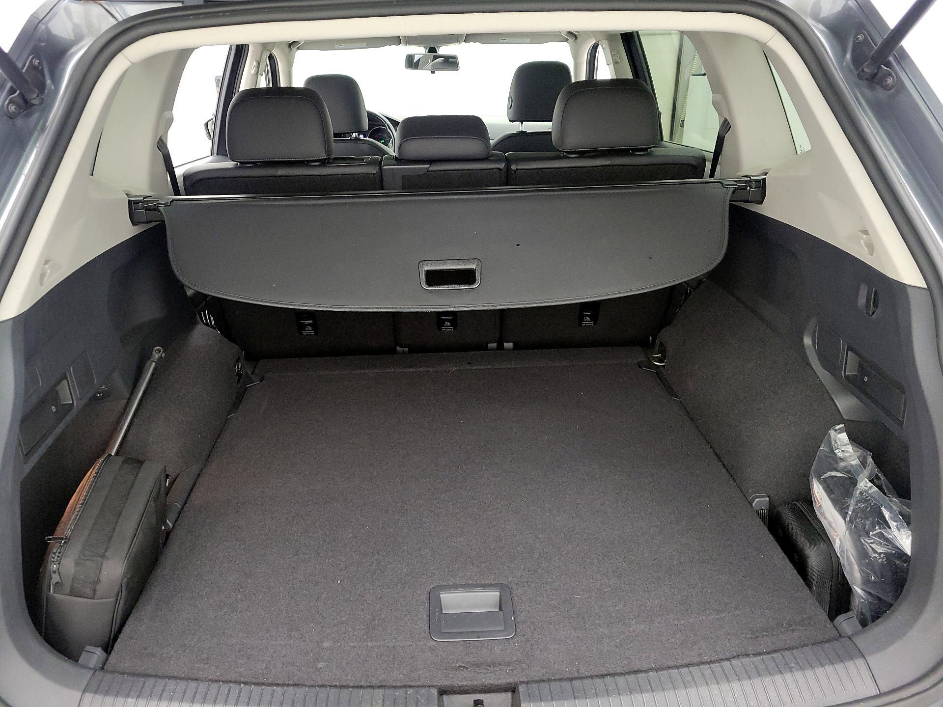 Thumbnail: 2019 Volkswagen Tiguan - 20