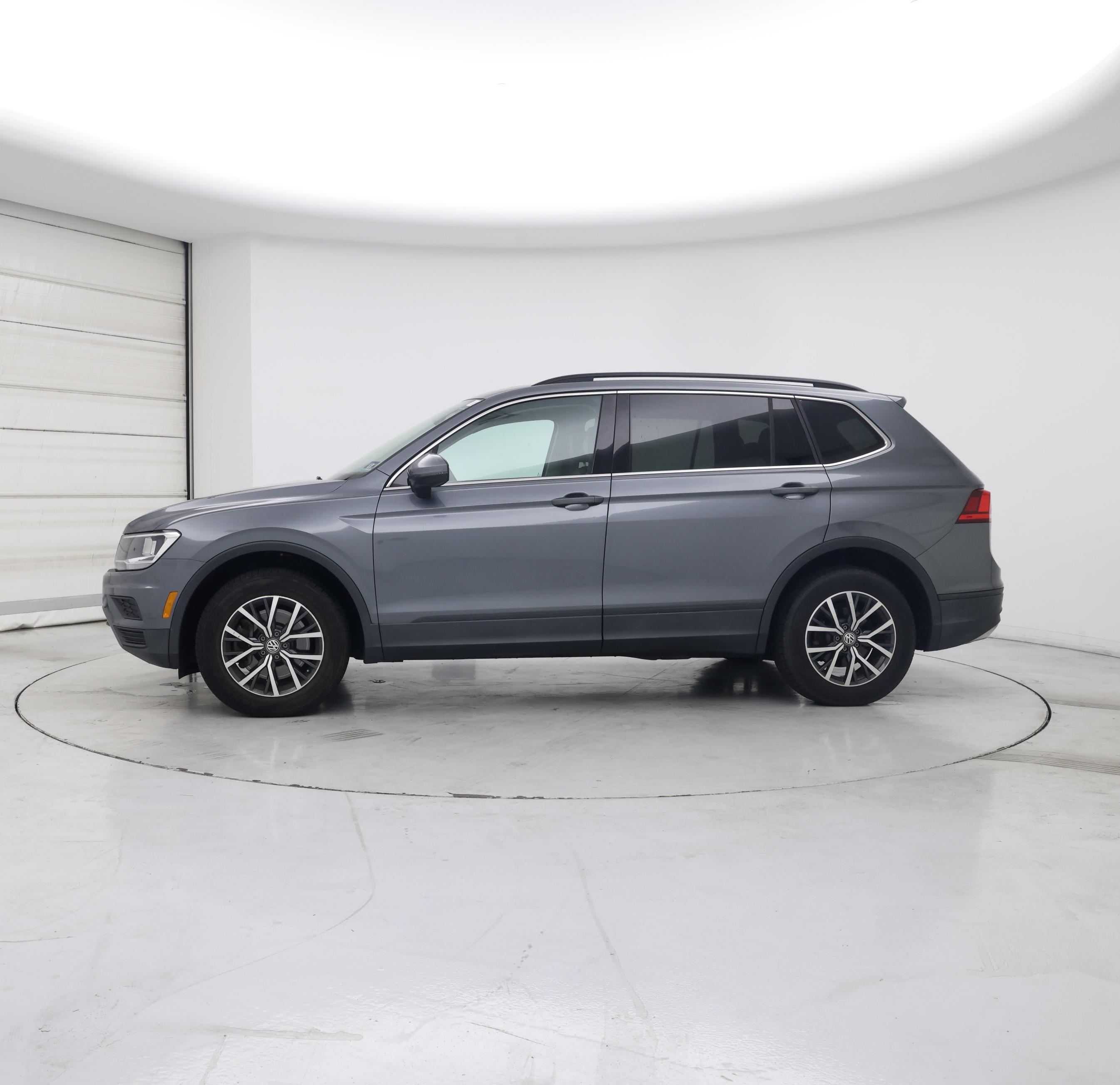 Thumbnail: 2019 Volkswagen Tiguan - 3