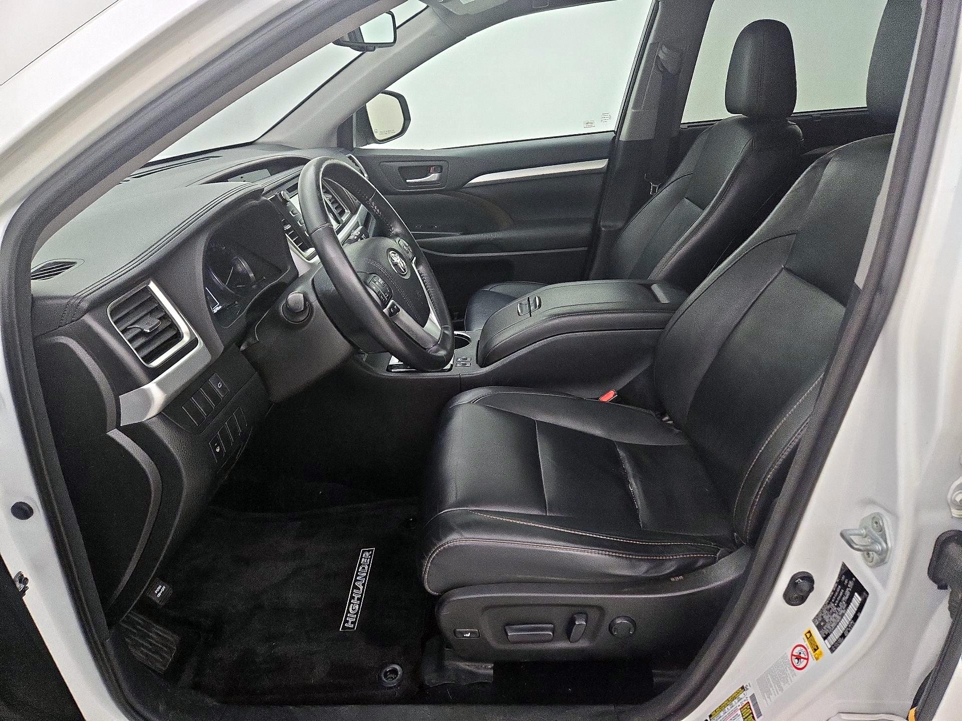 Thumbnail: 2015 Toyota Highlander - 11