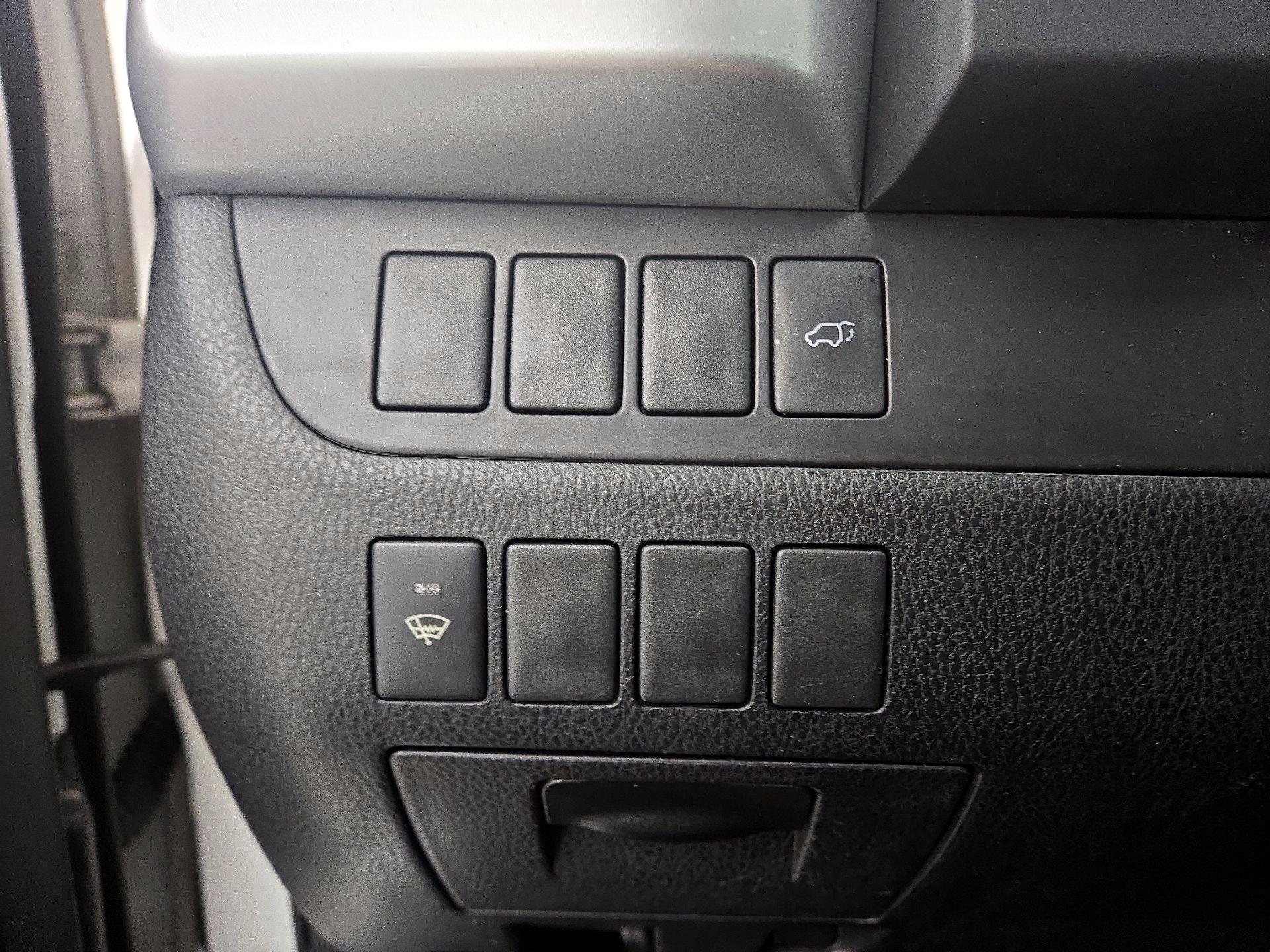 Thumbnail: 2015 Toyota Highlander - 13