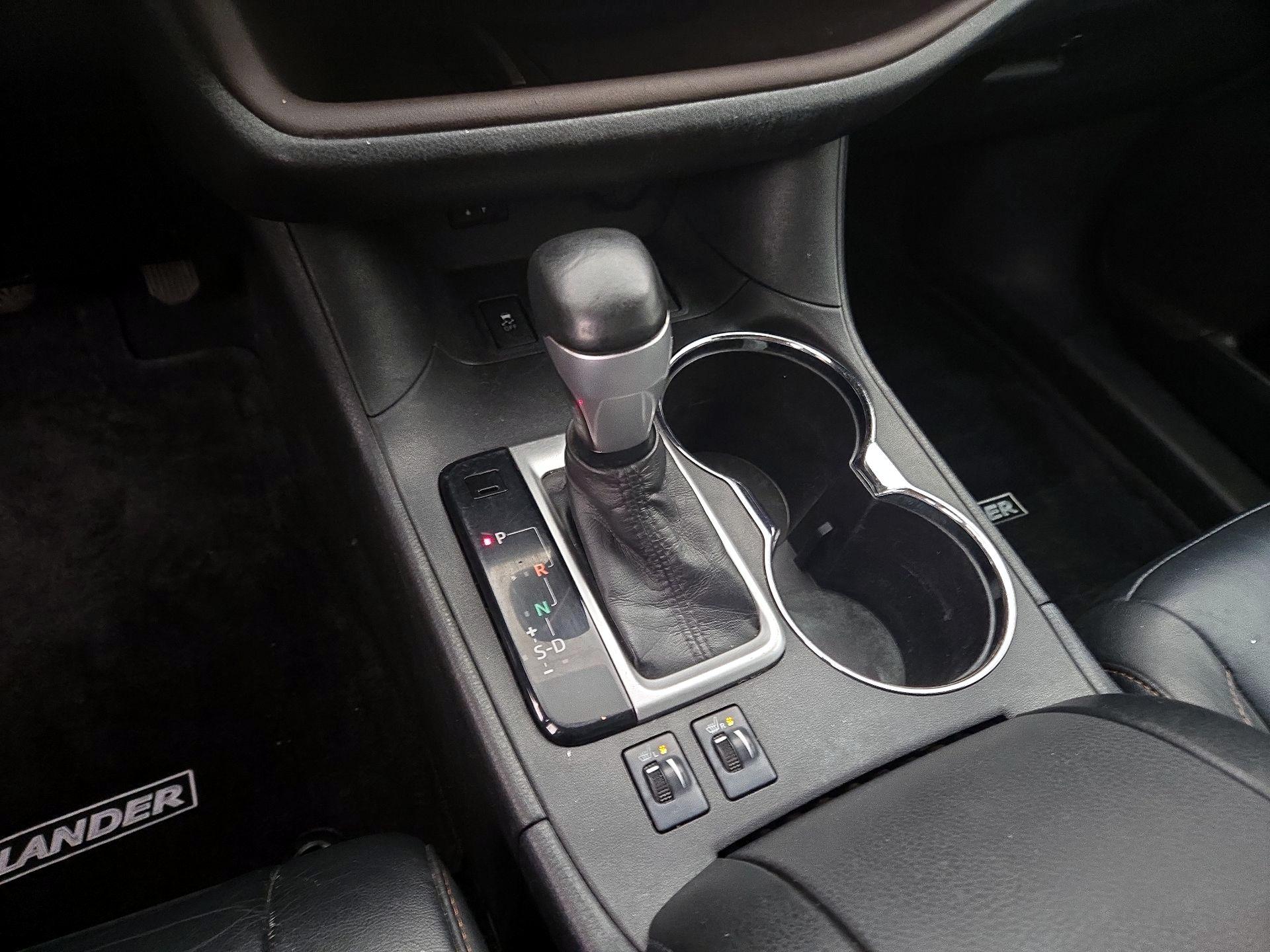 Thumbnail: 2015 Toyota Highlander - 17