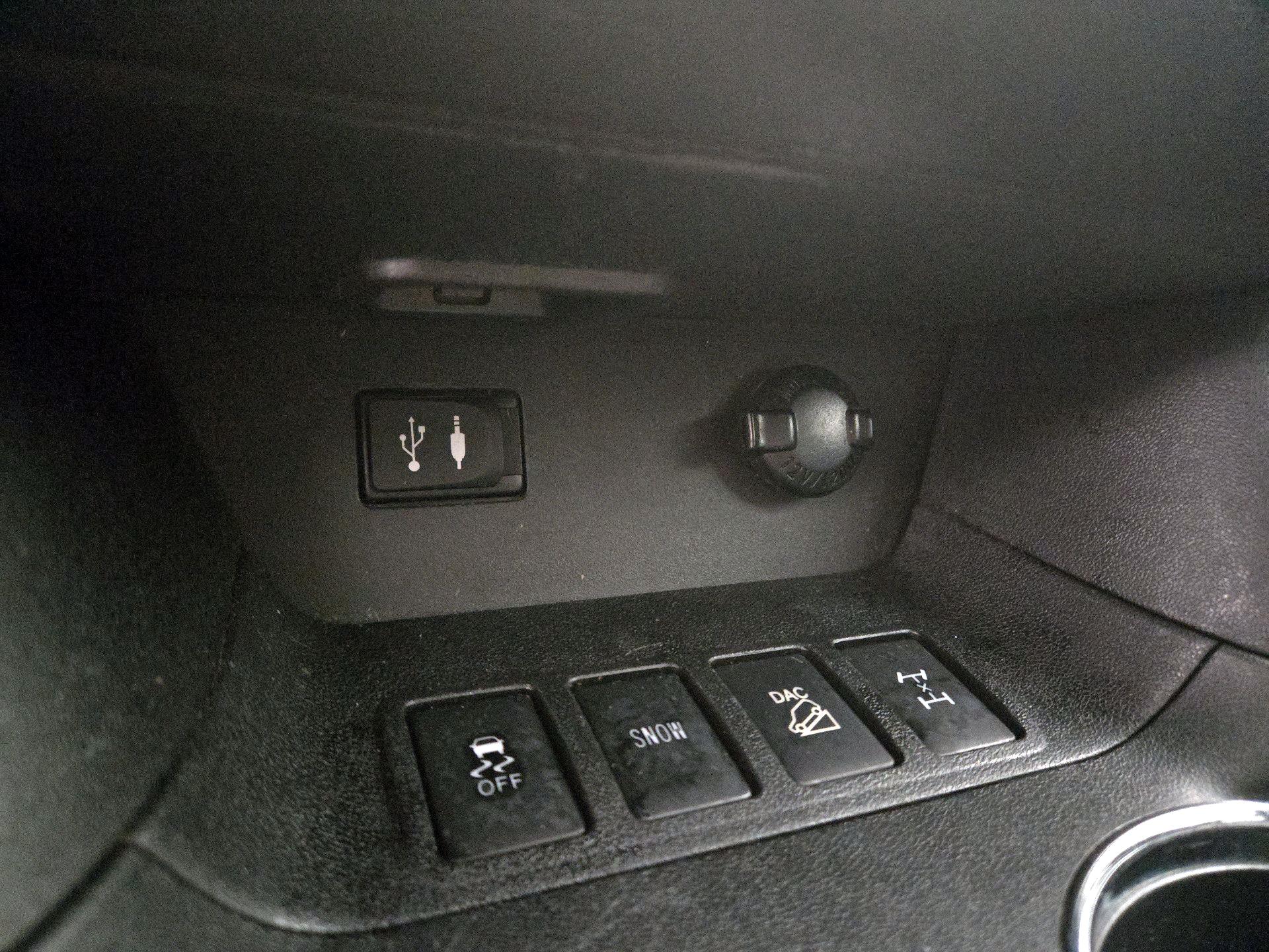 Thumbnail: 2015 Toyota Highlander - 18