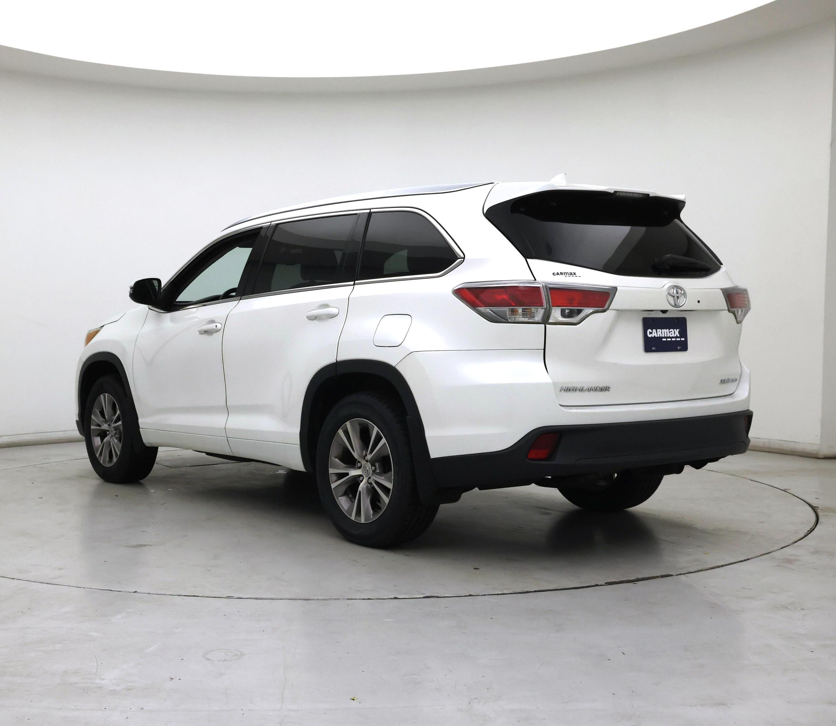 Thumbnail: 2015 Toyota Highlander - 2