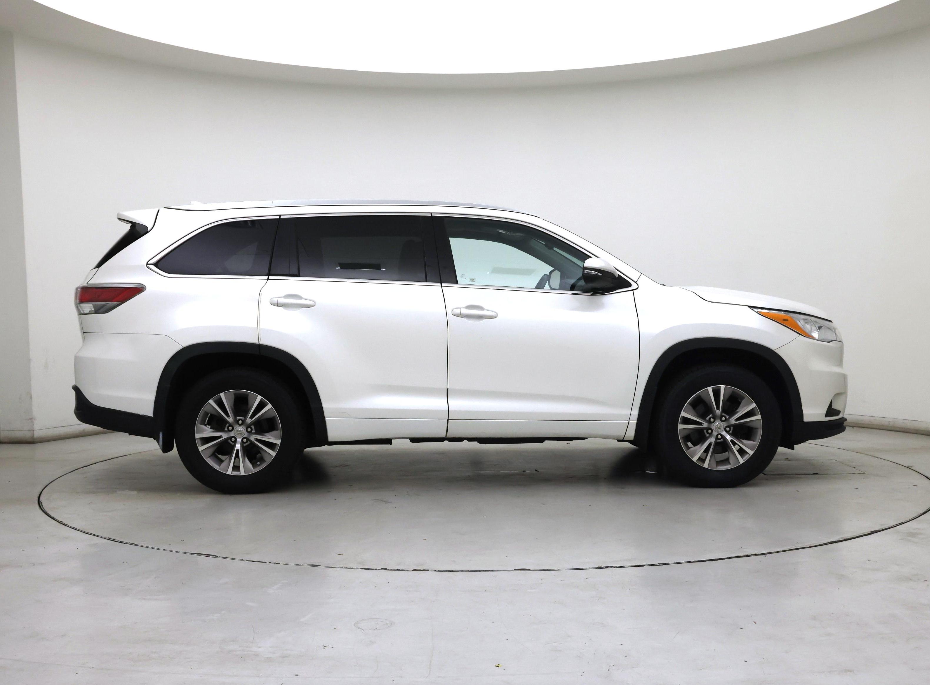Thumbnail: 2015 Toyota Highlander - 7
