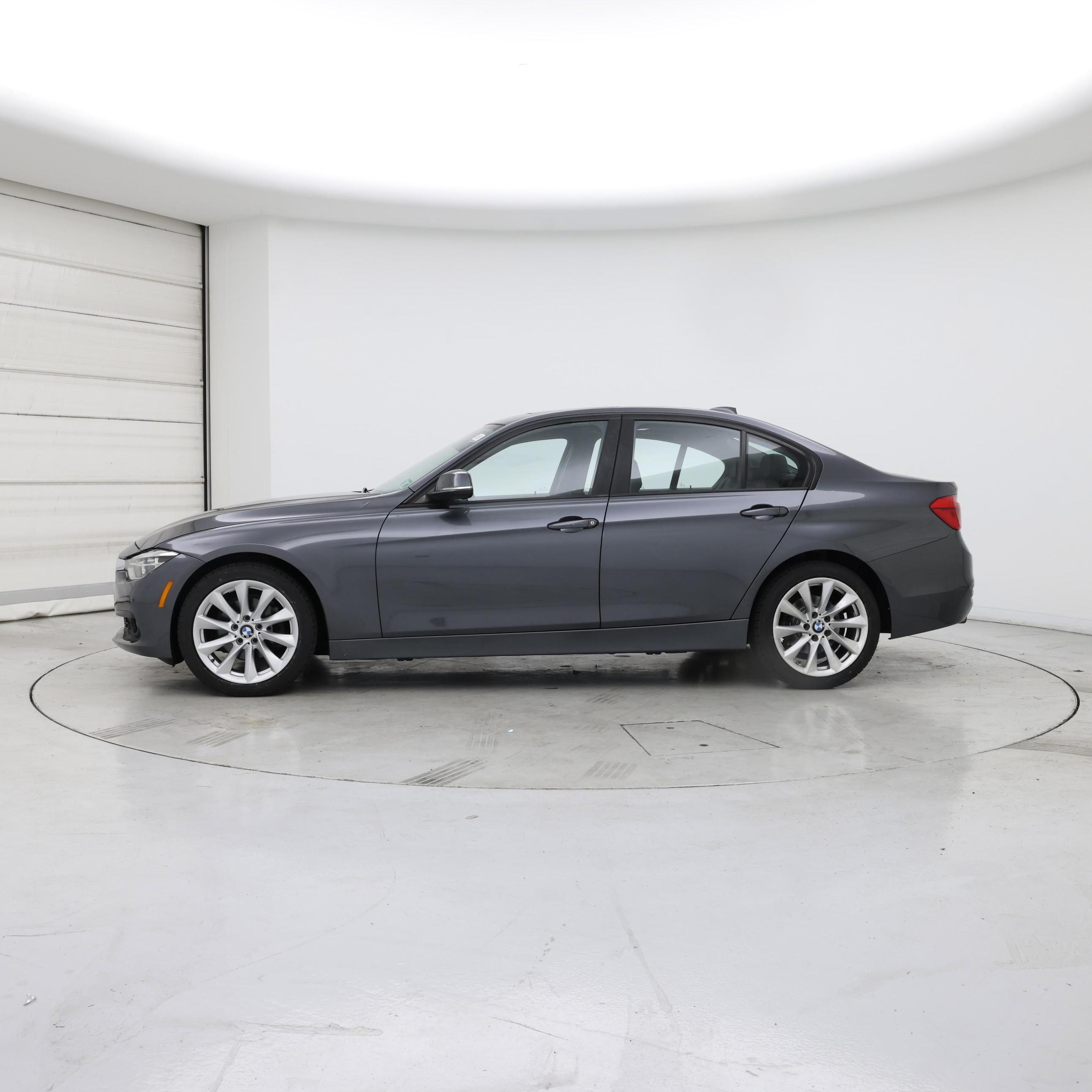 Thumbnail: 2018 BMW 3 Series - 3