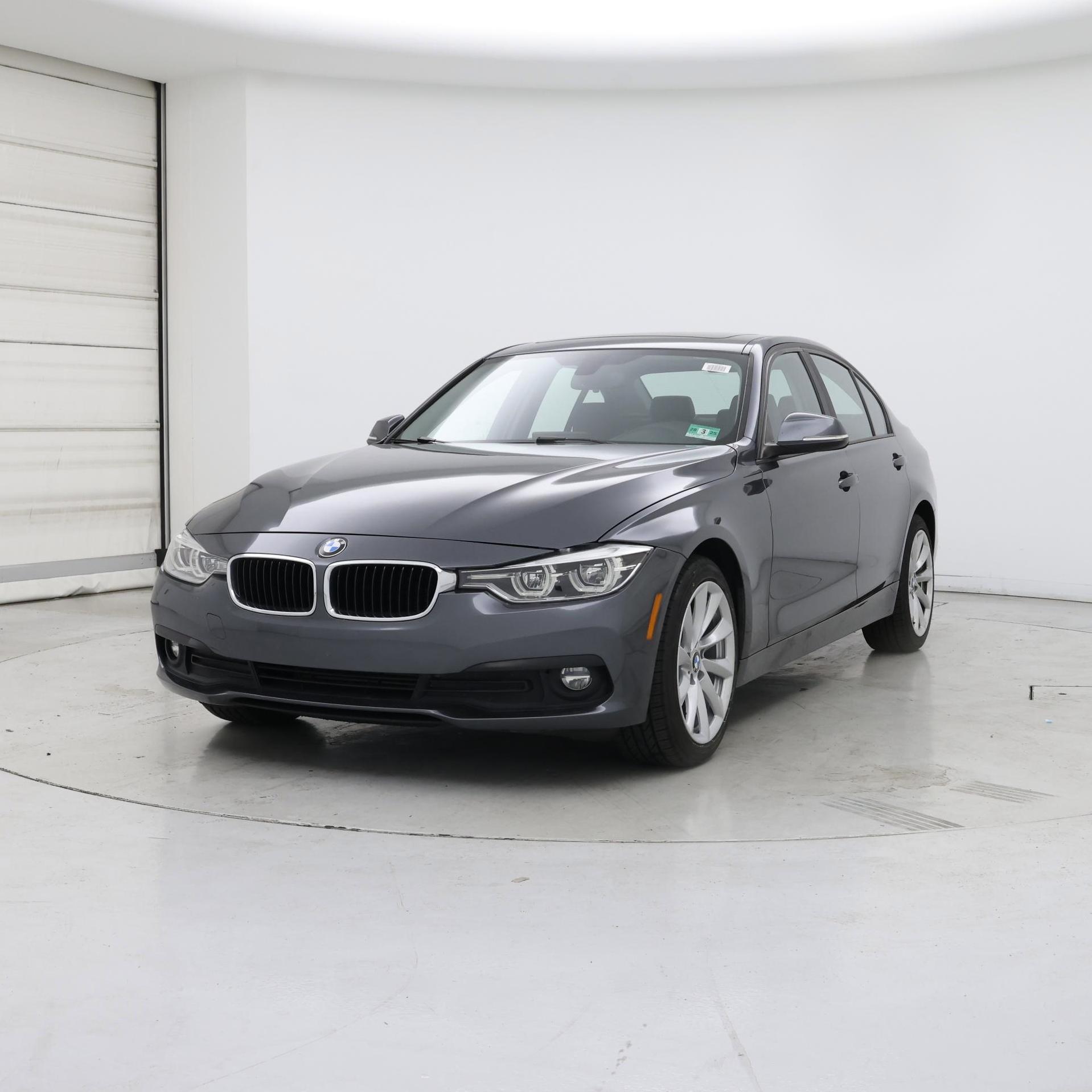 Thumbnail: 2018 BMW 3 Series - 4