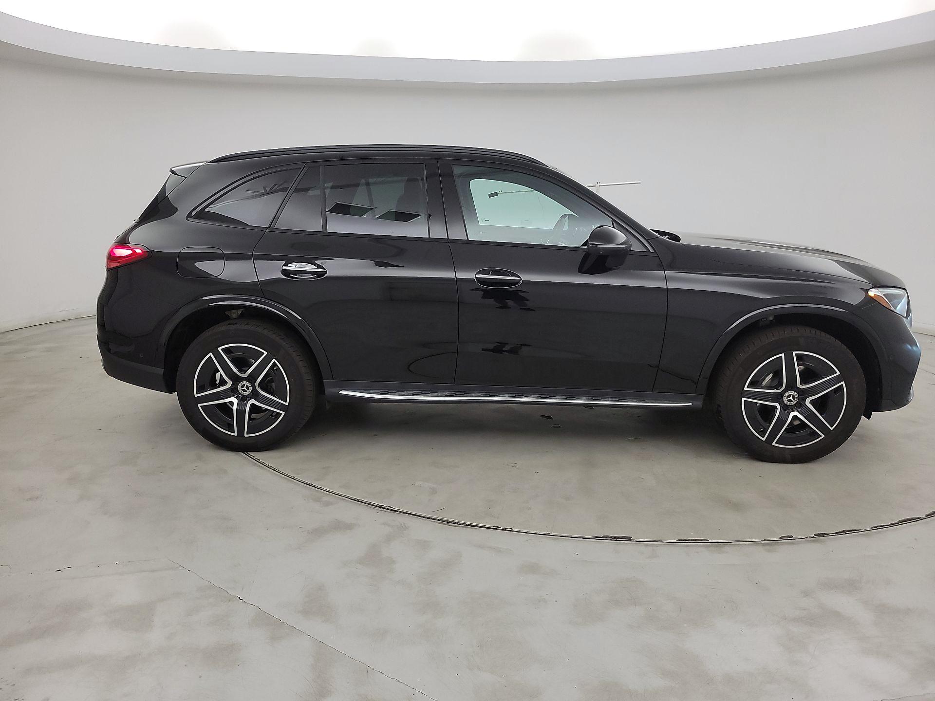 Thumbnail: 2023 Mercedes-Benz GLC - 4