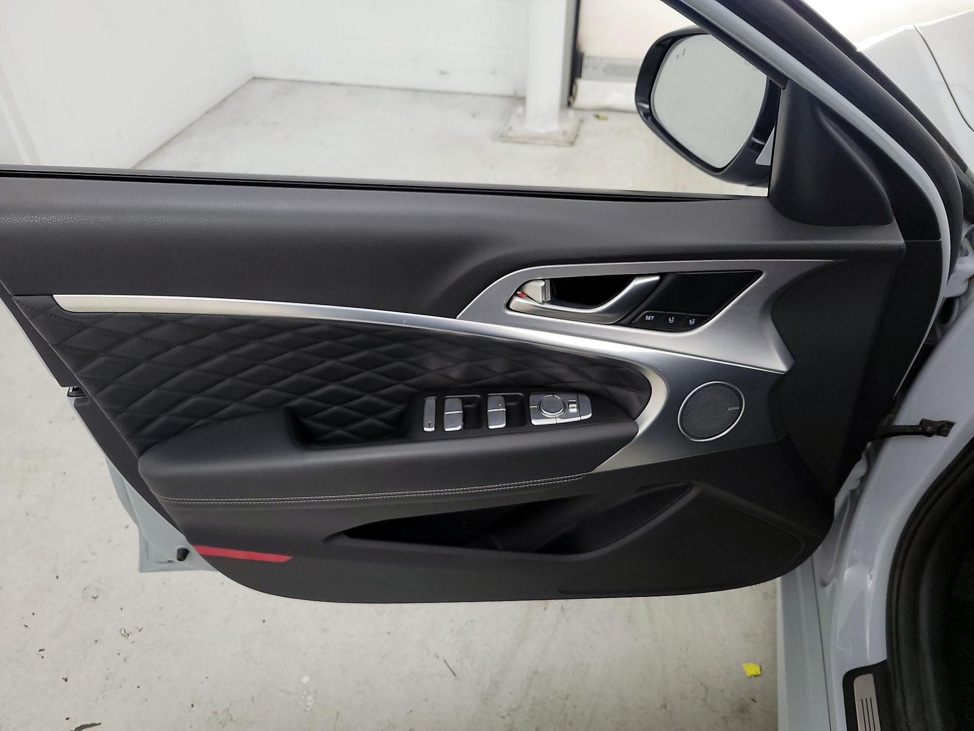 Thumbnail: 2019 Genesis G70 - 12