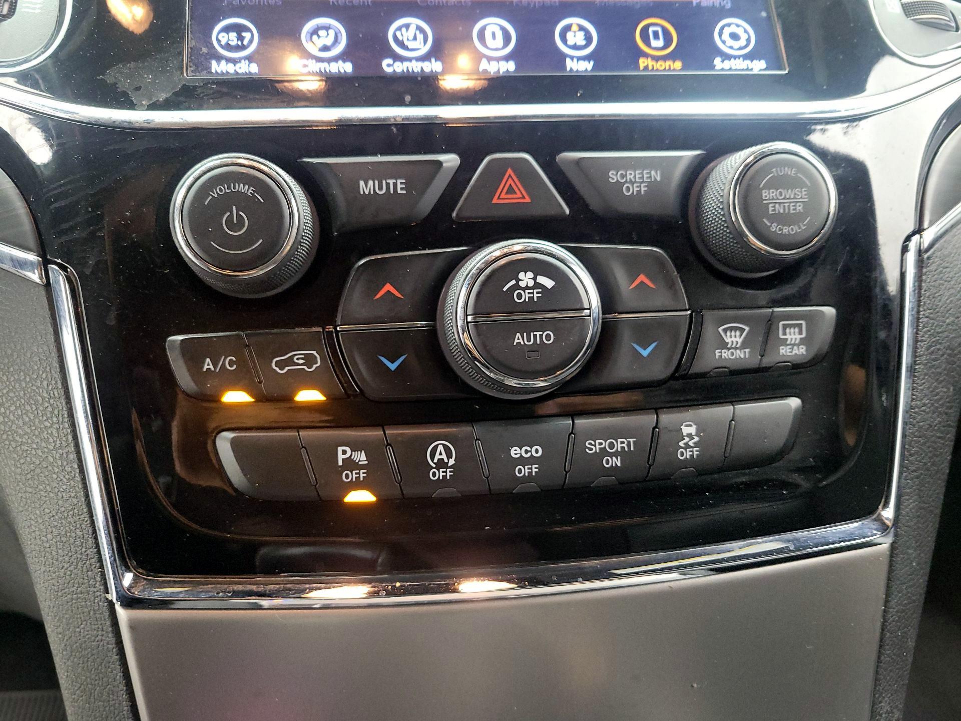 Thumbnail: 2021 Jeep Grand Cherokee - 17