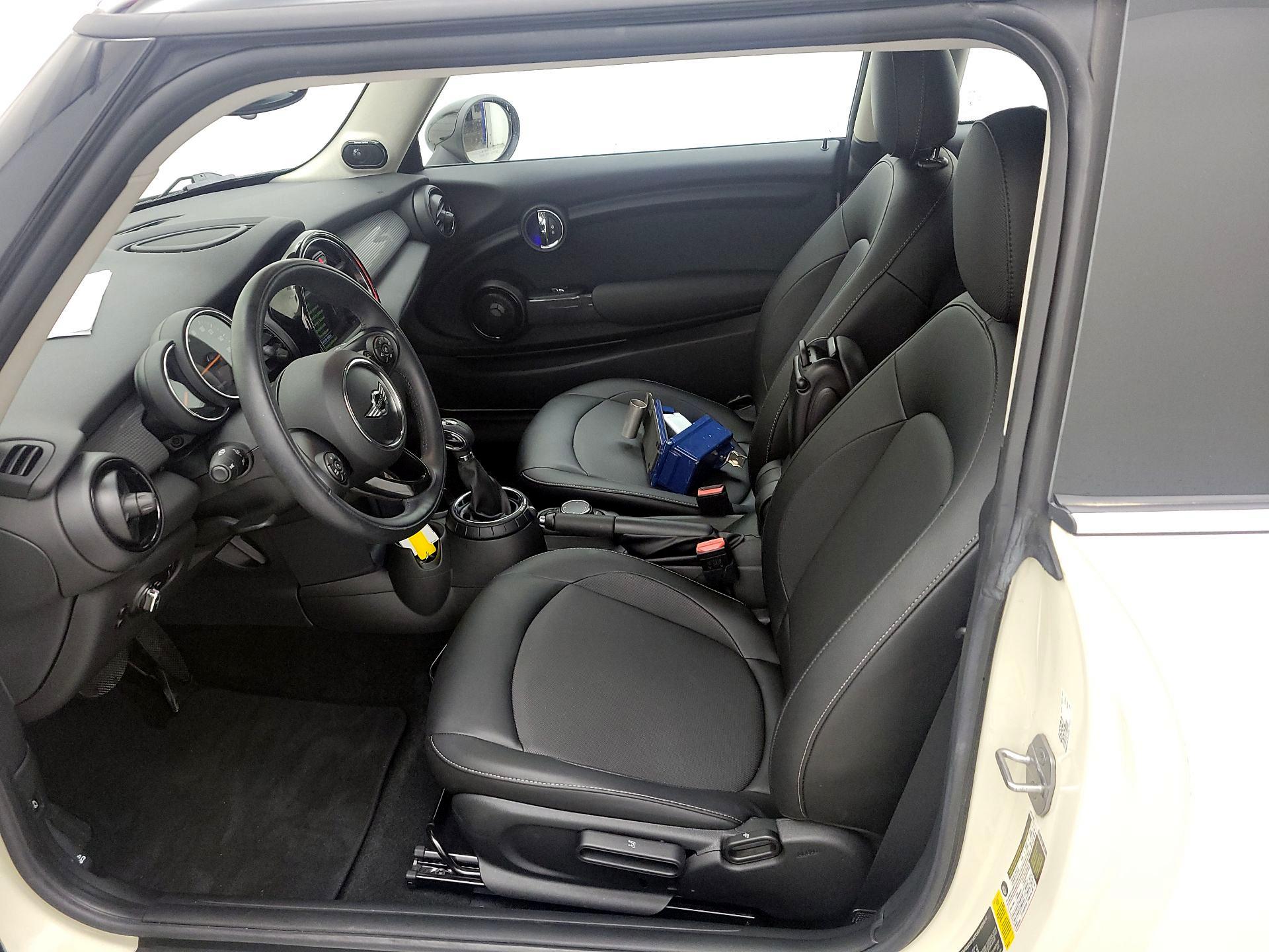 Thumbnail: 2016 MINI Cooper Hardtop - 11