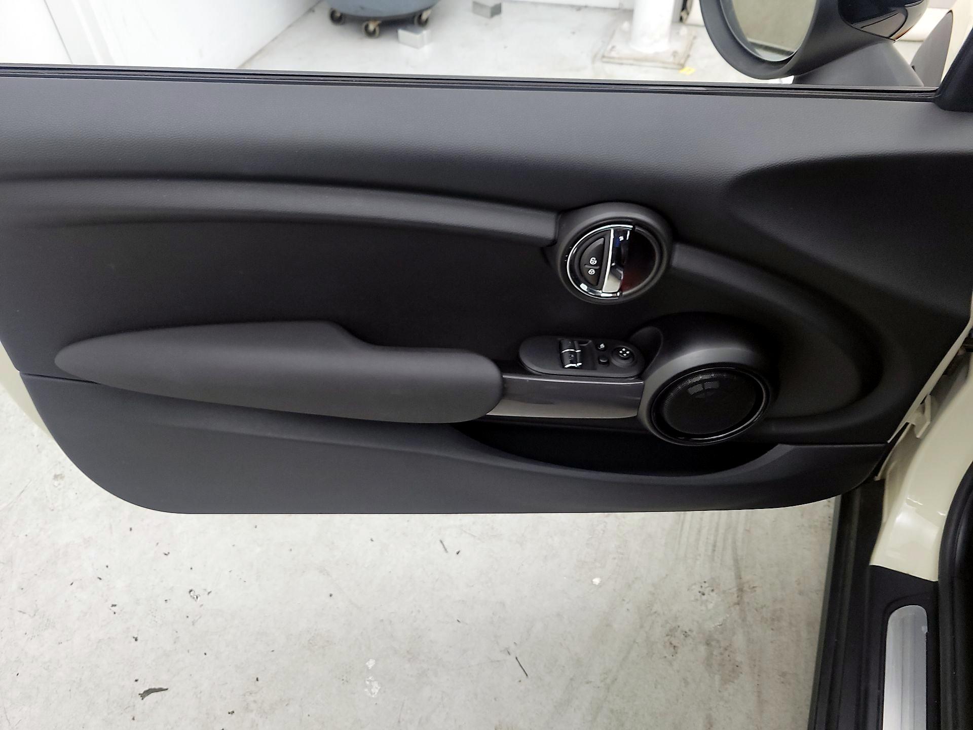 Thumbnail: 2016 MINI Cooper Hardtop - 12