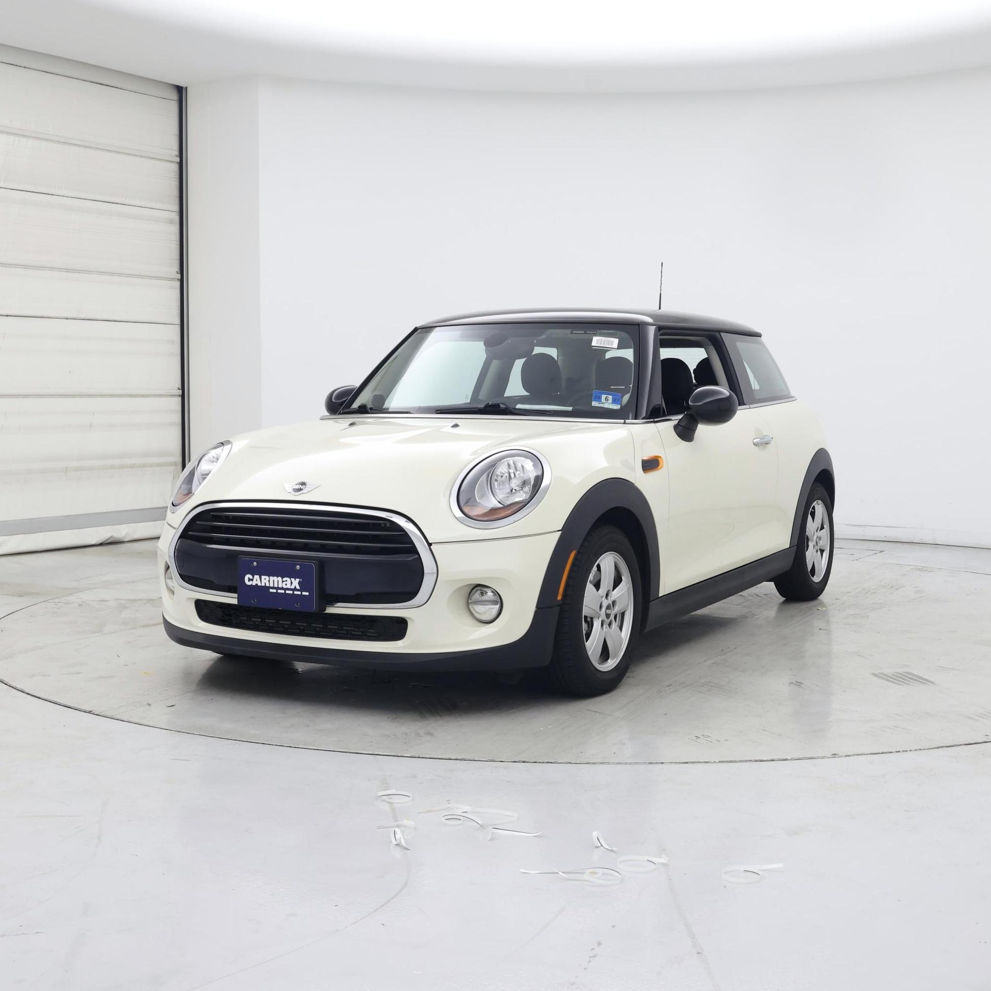 Thumbnail: 2016 MINI Cooper Hardtop - 4