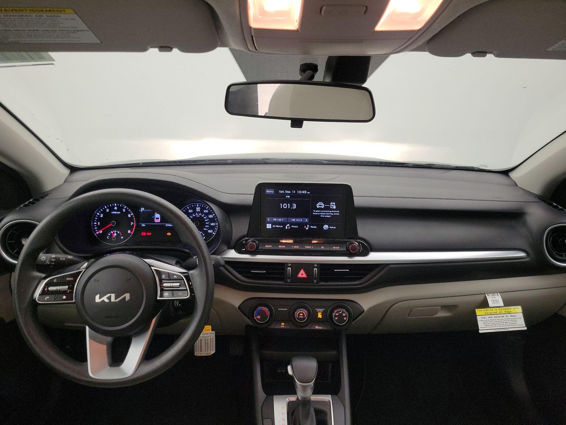 Thumbnail: 2023 Kia Forte - 9