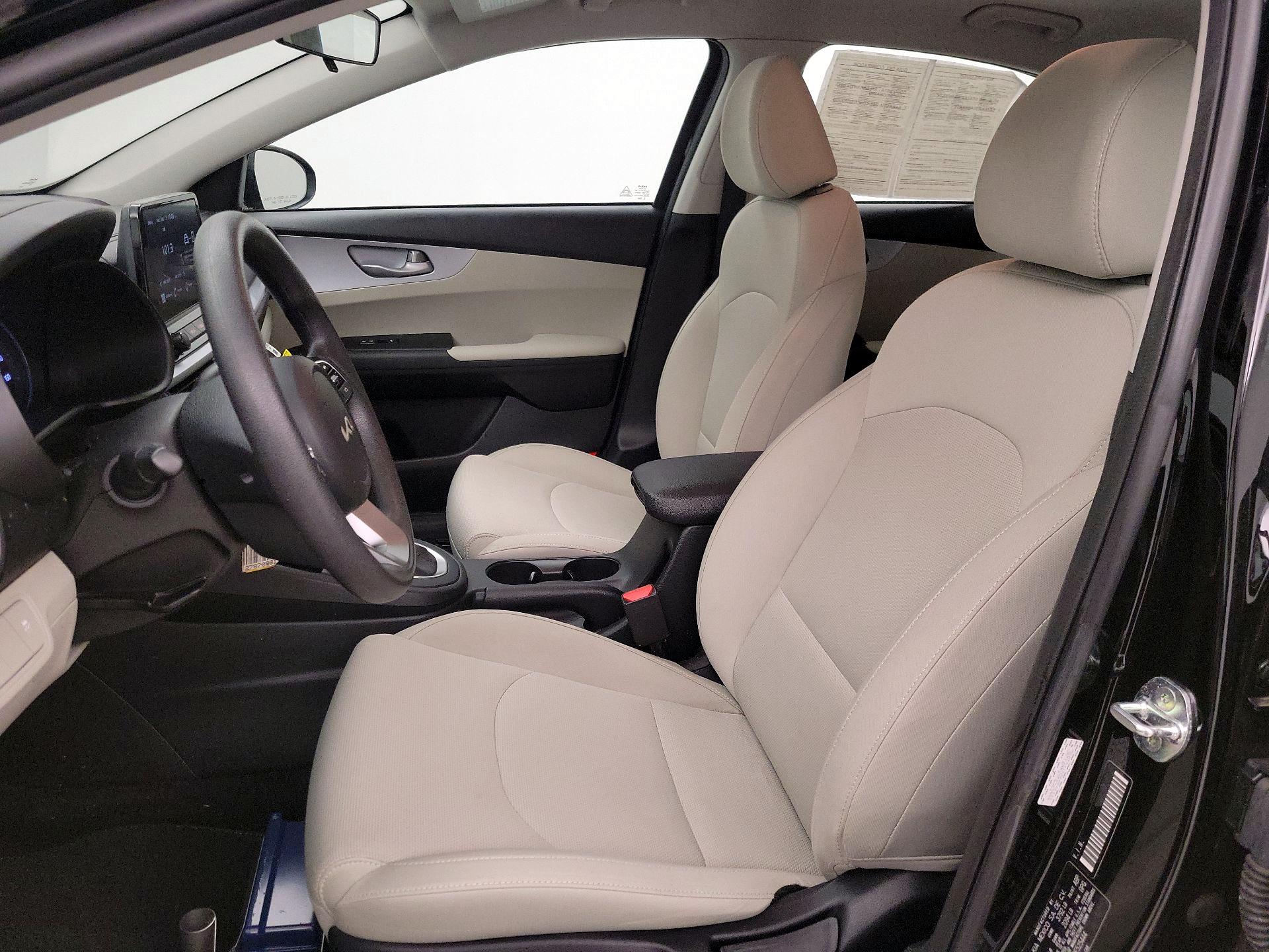 Thumbnail: 2023 Kia Forte - 11