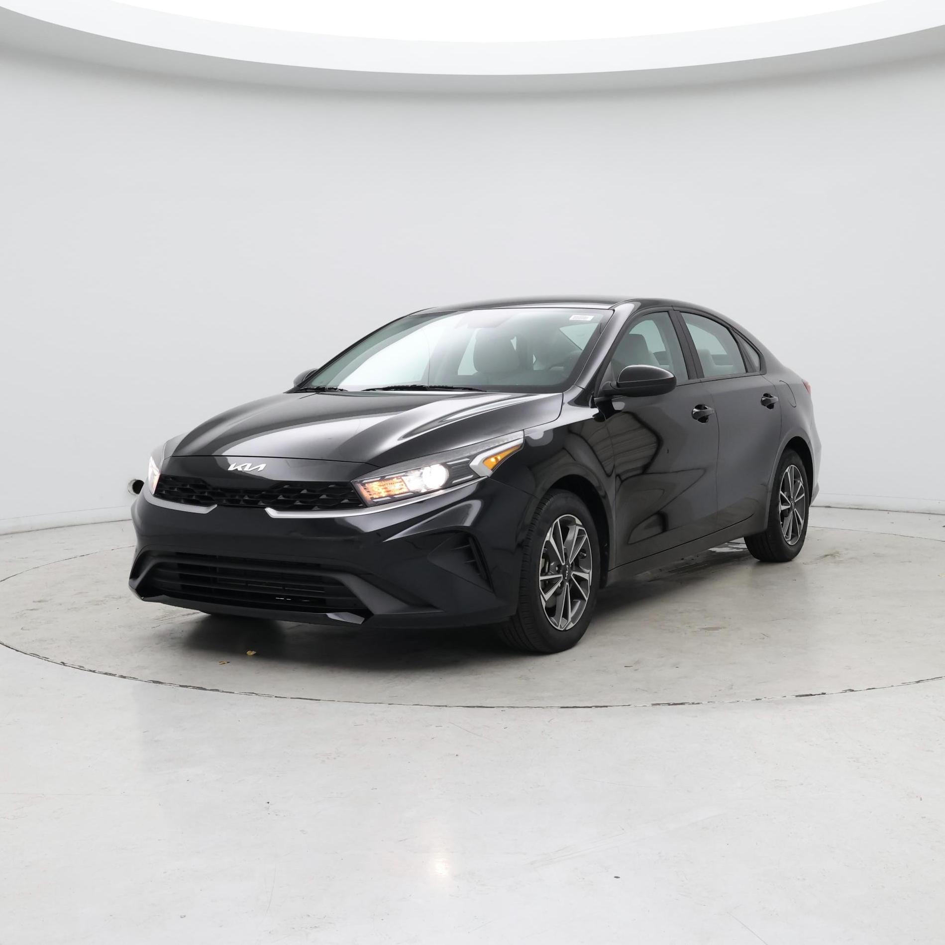 Thumbnail: 2023 Kia Forte - 4